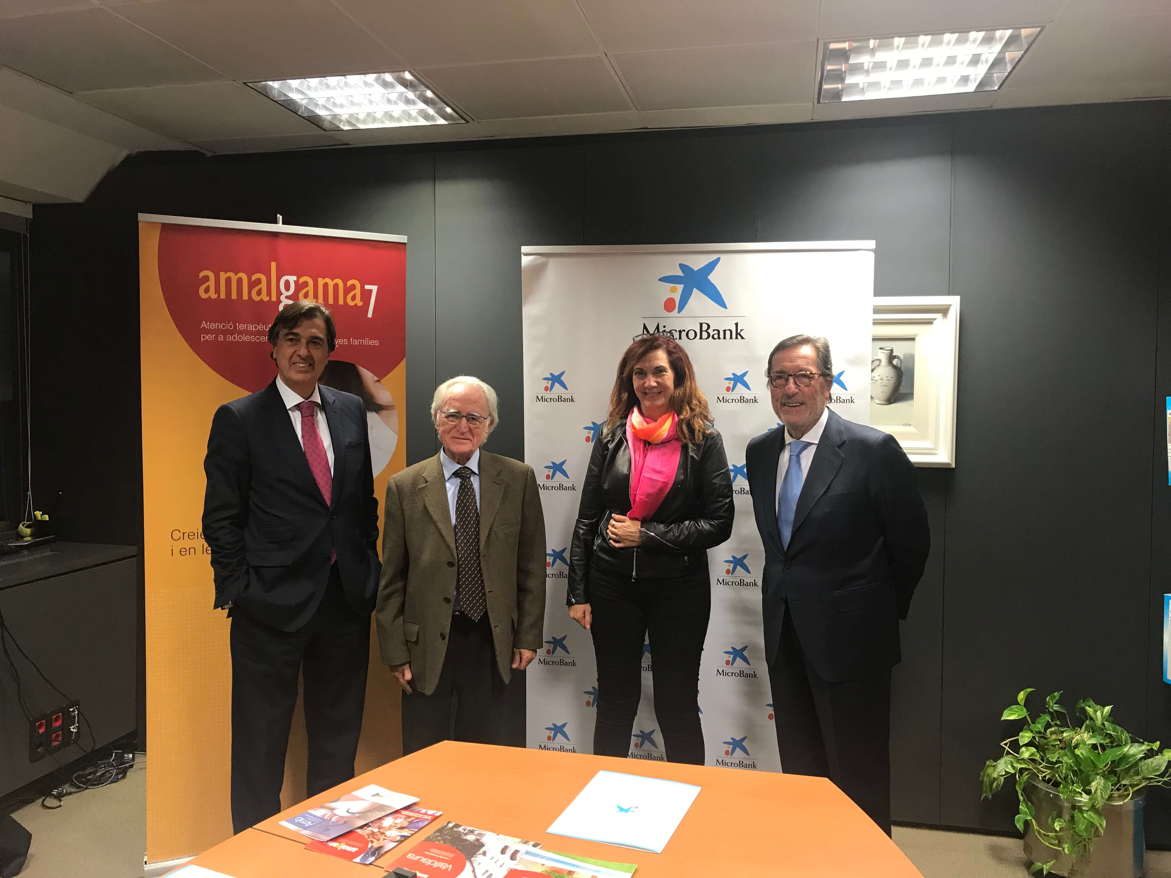 Carlos Gramunt (director Territorial de Banca de Empresas de CaixaBank en Barcelona) Jordi Laboria (Presidente de Fundació Privada Portal), Montserrat Magrané (directora general de Amalgama7) y Antoni Vila (Presidente MicroBank).