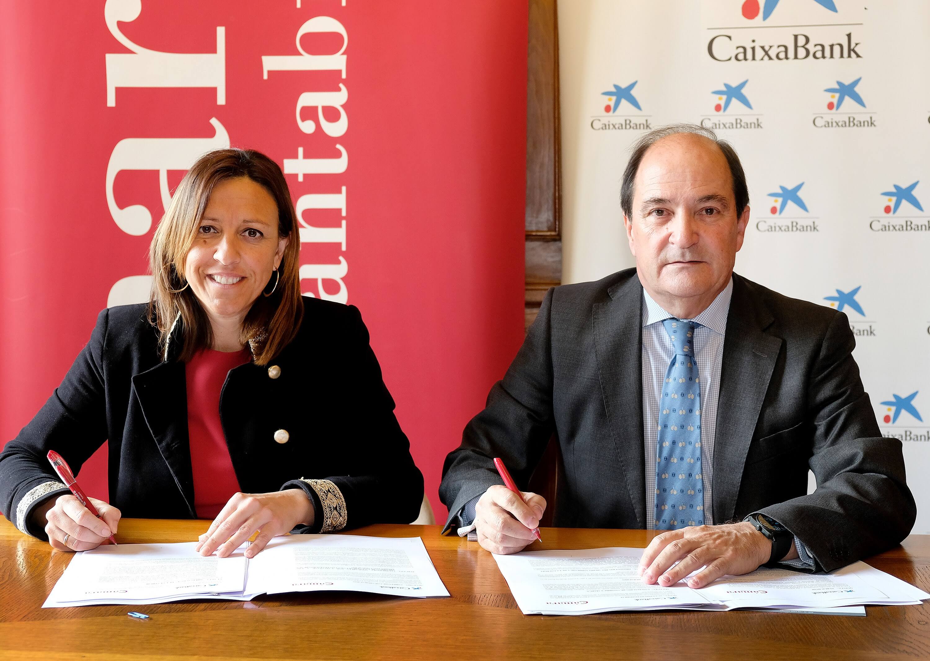 Celia Torío - Directora de Área de Negocio de CaixaBank en Santander, Modesto Piñeiro - Presidente de la Cámara de Comercio de Cantabria