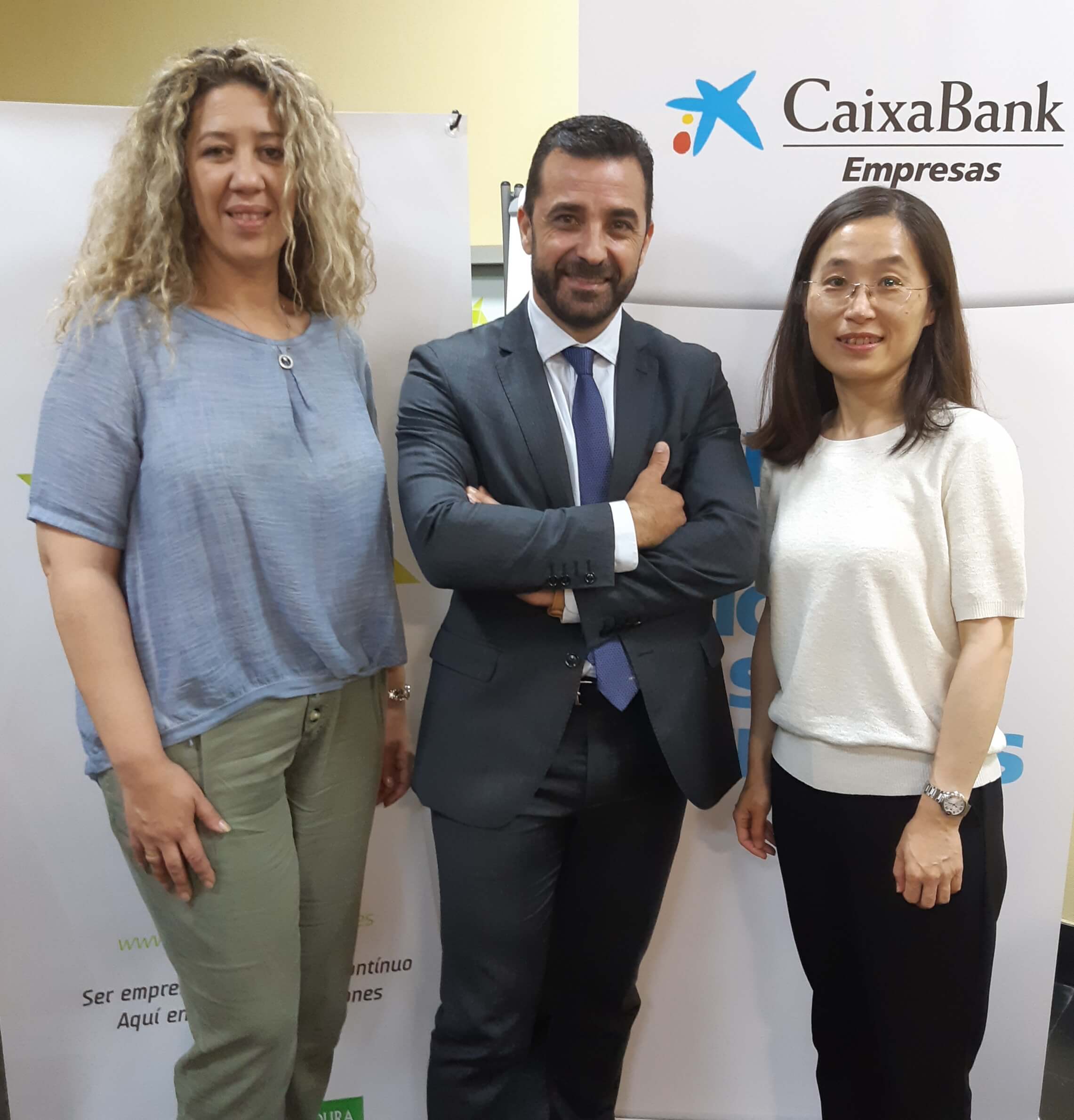 Jornada Puerta al Exterior en Mérida- Yasmine Bouzaher, César Corcho y Verónica Shao