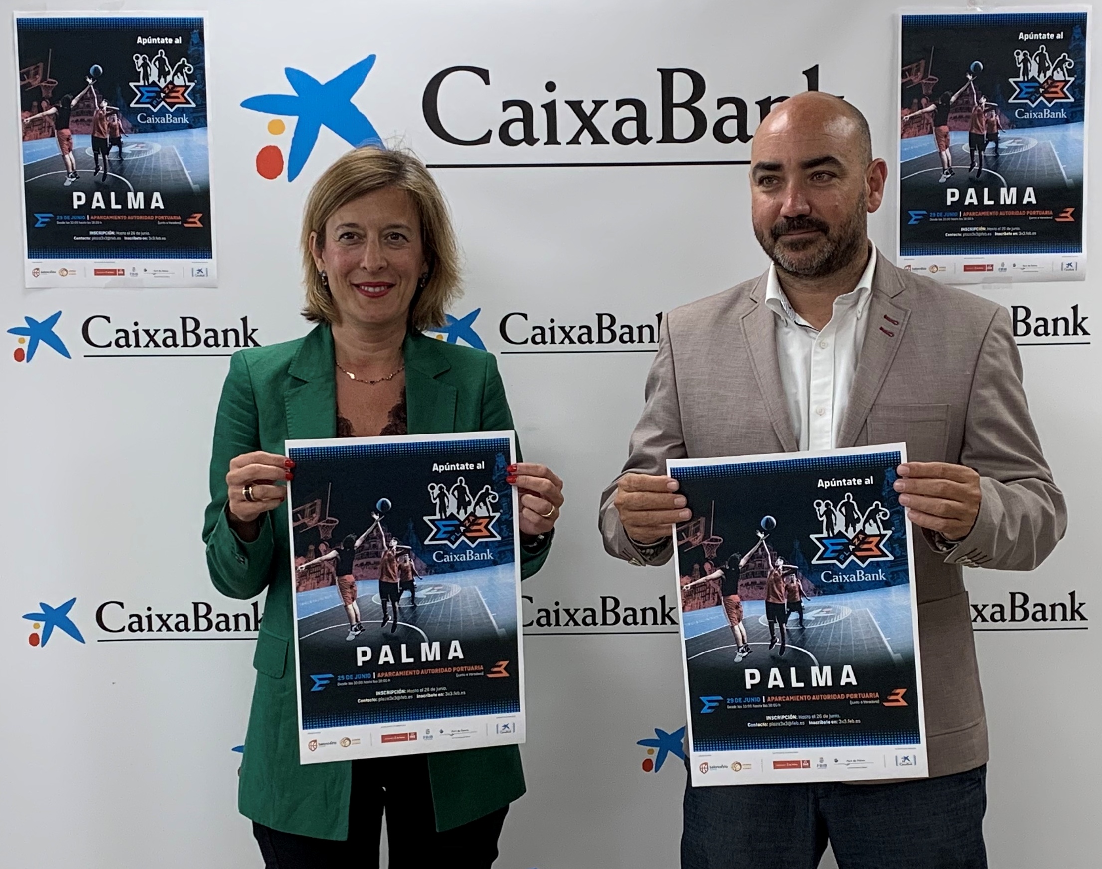 María Cruz Rivera, directora territorial CaixaBank Baleares, y Juanjo Talens, presidente Federació Bàsquet Illes Balears