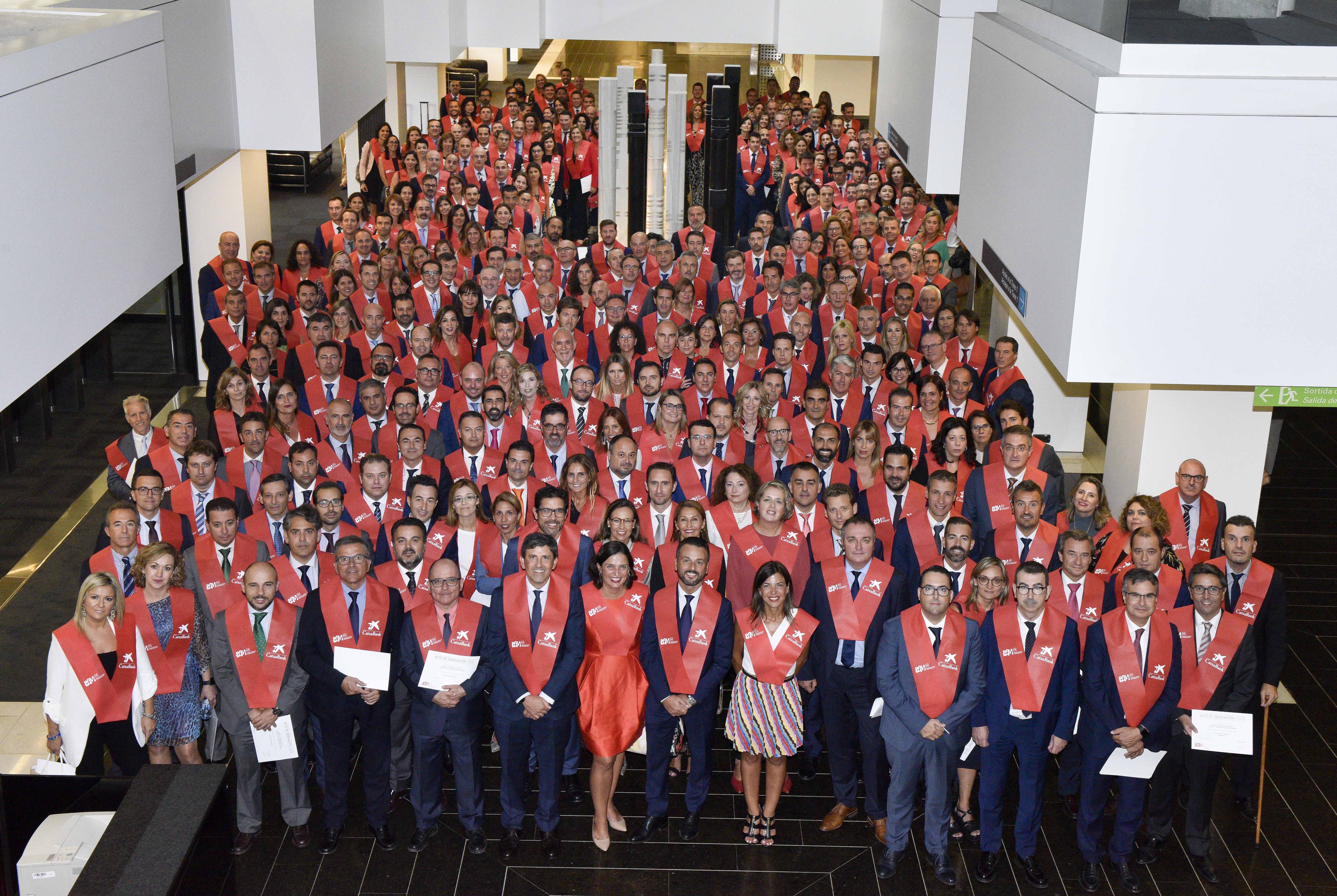 Empleados de CaixaBank graduados en el Máster en Negocio Bancario y Gestión y asesoramiento de clientes de la Universitat Pompeu Fabra