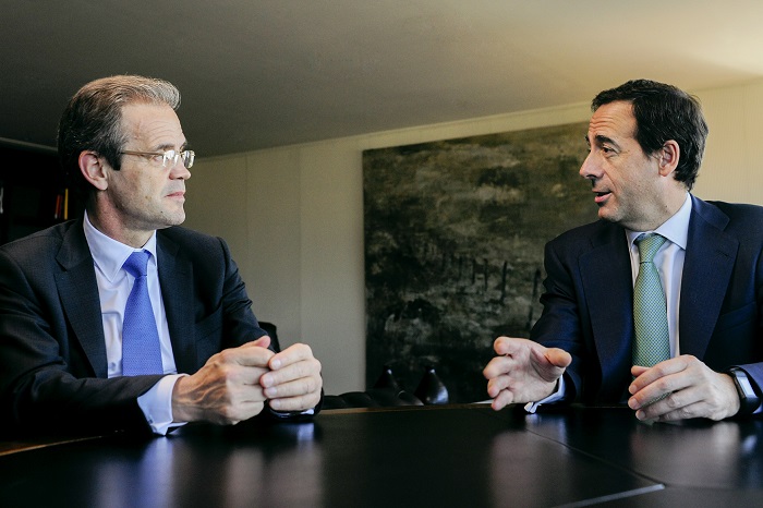 Jordi Gual, presidente de CaixaBank, y Gonzalo Gortázar, consejero delegado de la entidad