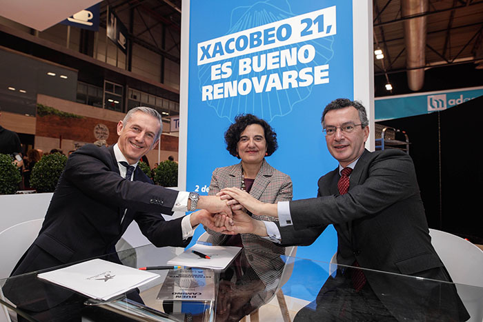 Juan Pedro Badiola, director territorial Norte de CaixaBank; Berta Piñán, Consejera de Turismo, Cultura y Política Lingüística del Gobierno del Principado de Asturias; y David Rico, director de CaixaBank Hotels&Tourism.