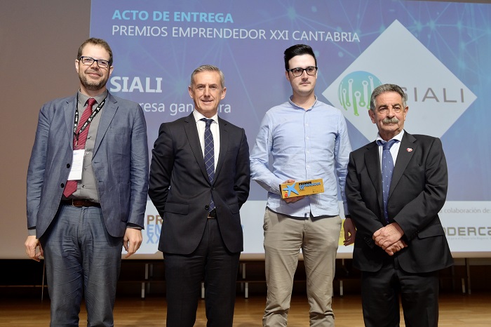 Entrega de los Premios EmprendedorXXI a Siali