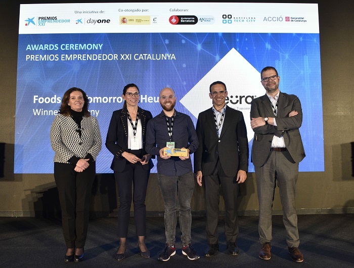 De izquierda a derecha: Ana Díez Fontana, directora ejecutiva de Negocios y Emprendedores de CaixaBank; María Alsina, directora territorial de CaixaBank en Barcelona; Marc Coloma, CEO y fundador de Heura (Foods for Tomorrow); Jaume Masana, director territorial de CaixaBank en Cataluña, y Jordi García, director de Operaciones y Estrategia de ENISA
