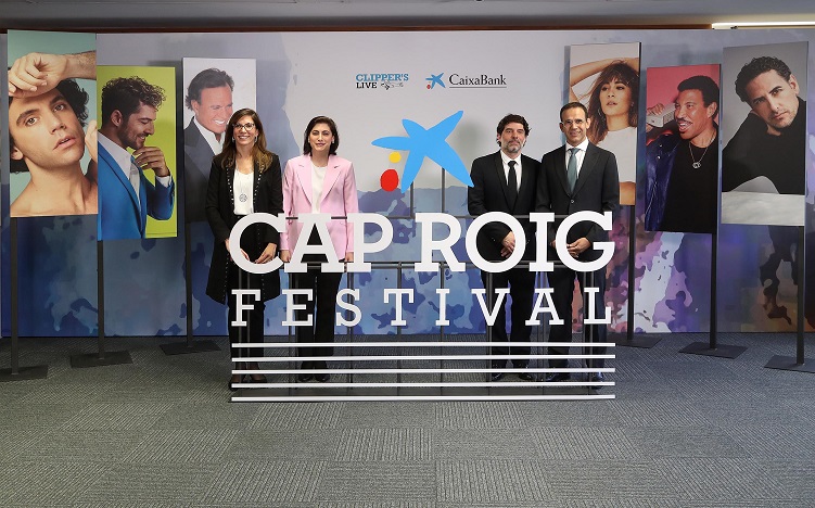 Maria Alsina, directora territorial de CaixaBank en Barcelona; María Luisa Martínez Gistau, directora ejecutiva de Comunicación, Relaciones Institucionales, Marca y RSC de CaixaBank; Juli Guiu, presidente de Clipper’s Live y director del Festival de Cap Roig;  y Jaume Masana, director territorial de CaixaBank en Catalunya. 