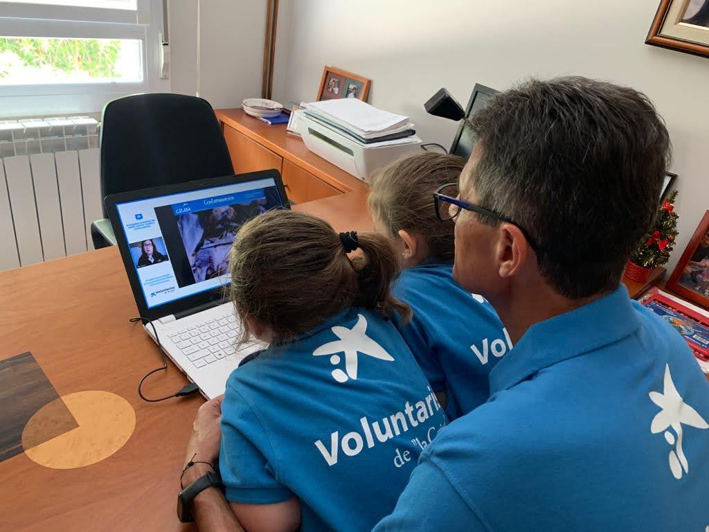 Més de 1.700 Voluntaris de ”la Caixa” han seguit organitzant múltiples iniciatives solidàries per tota Espanya, de manera telemàtica, durant el confinament