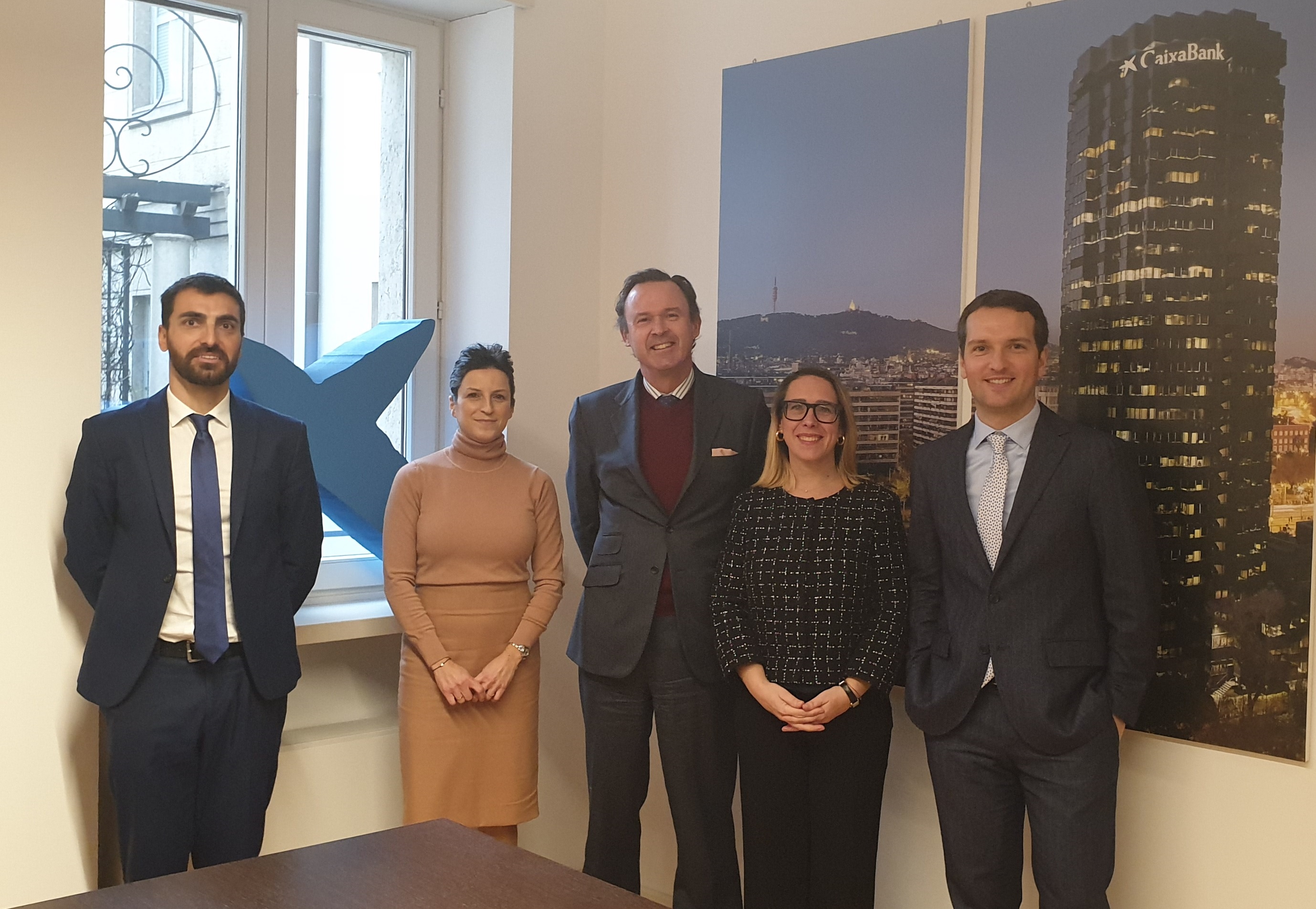 De izquierda a derecha: Gonzalo Gómez (Relationship Manager IFI Italia), Ana García (Relationship Manager Italia), Carlos de Parias (Managing Director de Banca Internacional), Claudina Farré (Directora Oficina de Representación de CaixaBank en Milán) y Miguel Gutiérrez (Relationship Manager Italia)