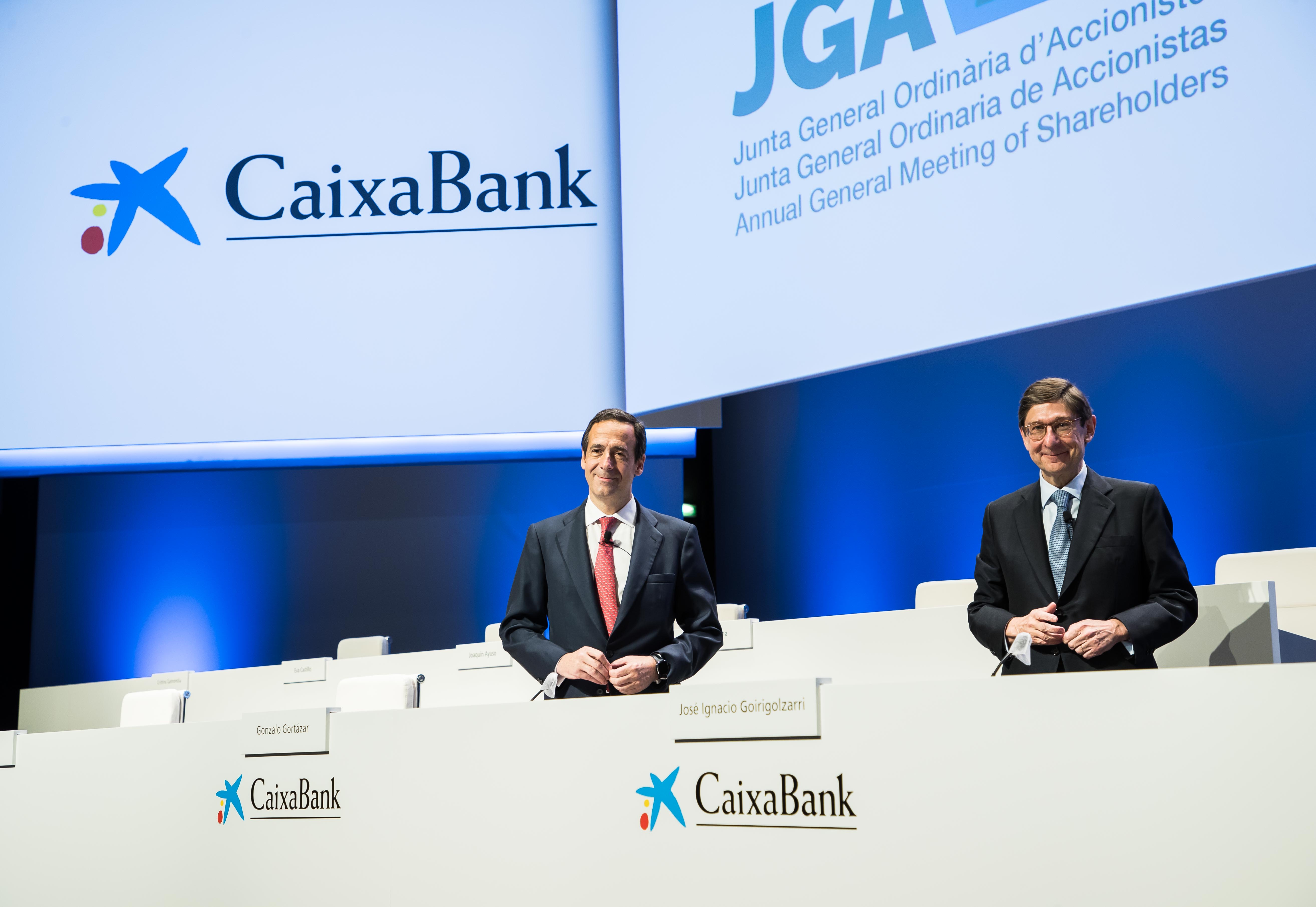 Gonzalo Gortázar y José Ignacio Goirigolzarri, en la Junta de Accionistas de CaixaBank
