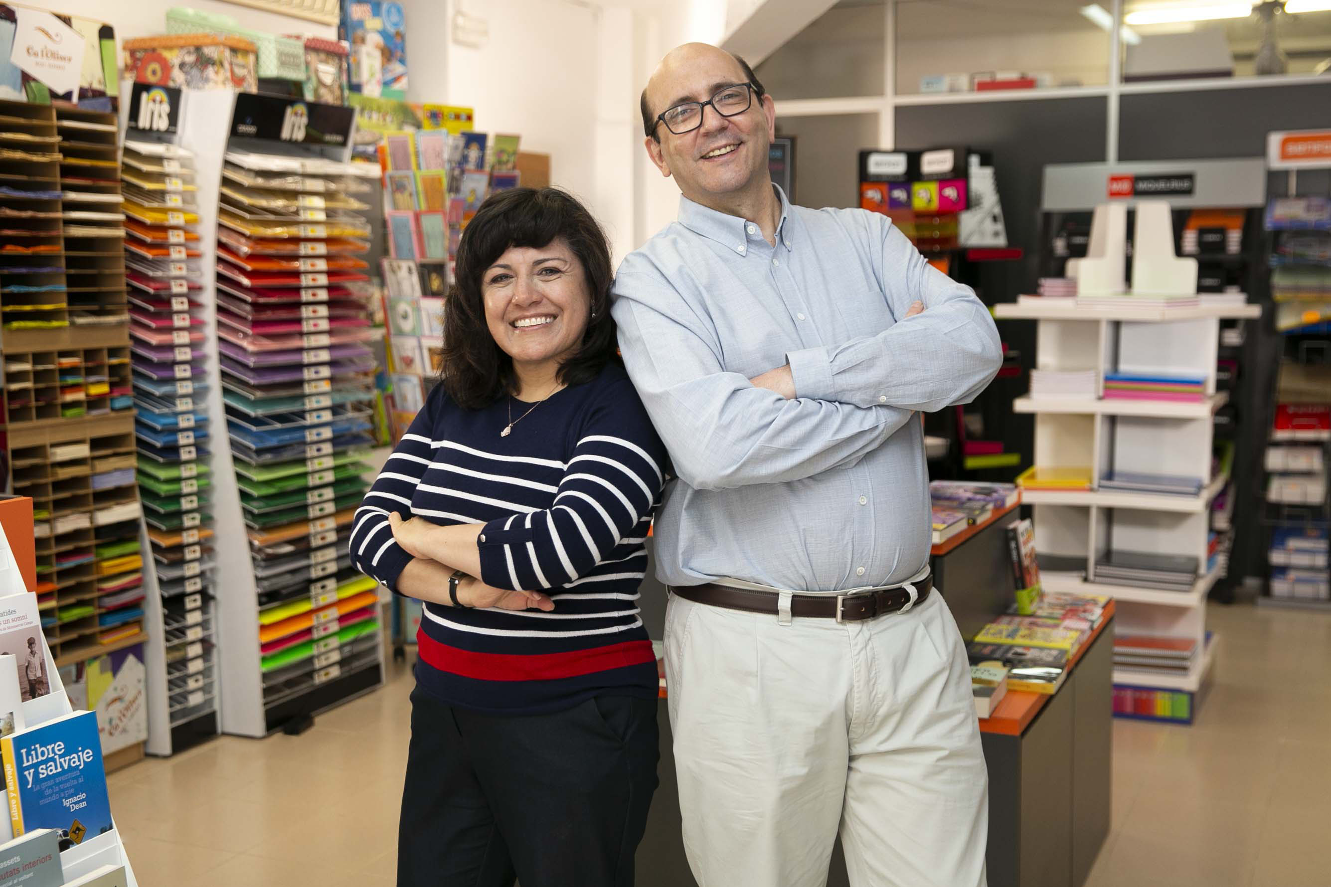 Joan and Guillermina, in the “Croquis” stationery shop , opened with MicroBank financing
