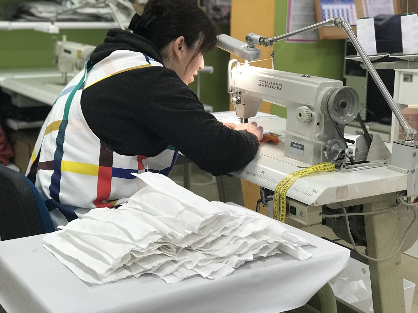 Una de las participantes en el Atelier el Costurerico.
