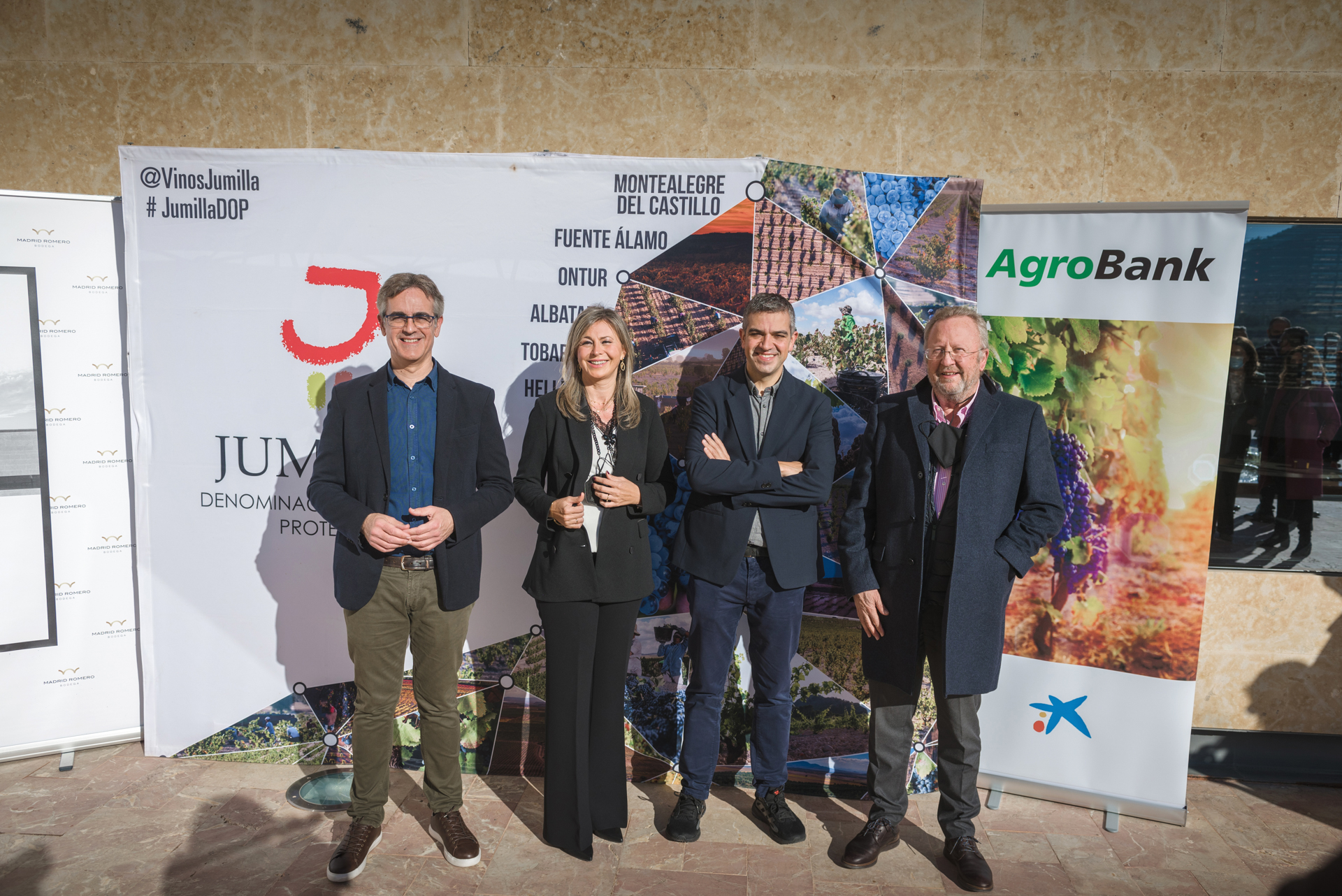 Silvano García, presidente de la DOP Jumilla; Olga García, directora territorial de CaixaBank en la Región de Murcia; el sumiller Ferran Centelles; y Rafael Verde, presidente de la DOP Yecla.