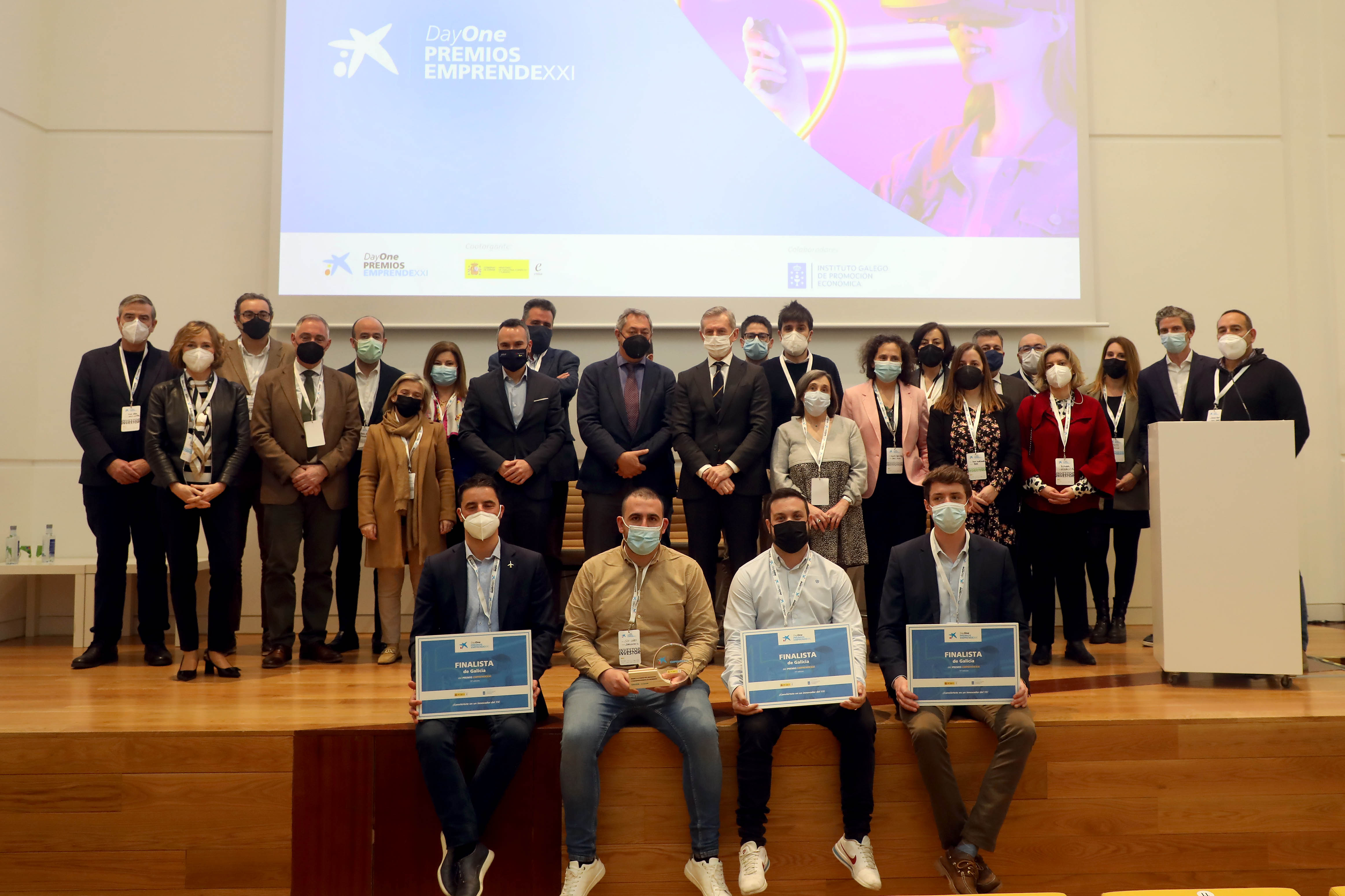 ganador, finalistas y jurado de los PEXXI en Galicia