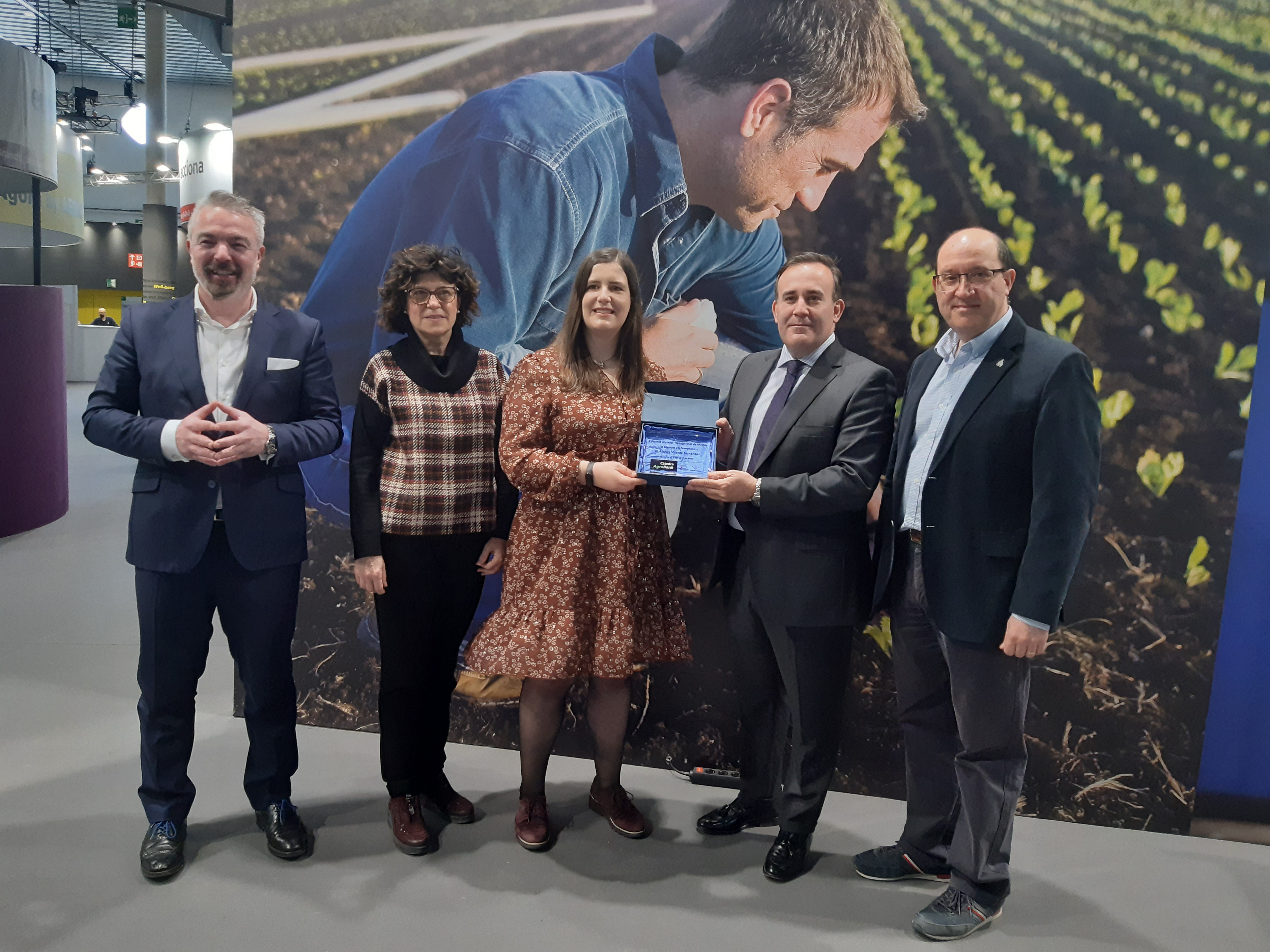 Lliurament del premi al millor treball final de màster de la Càtedra AgroBank