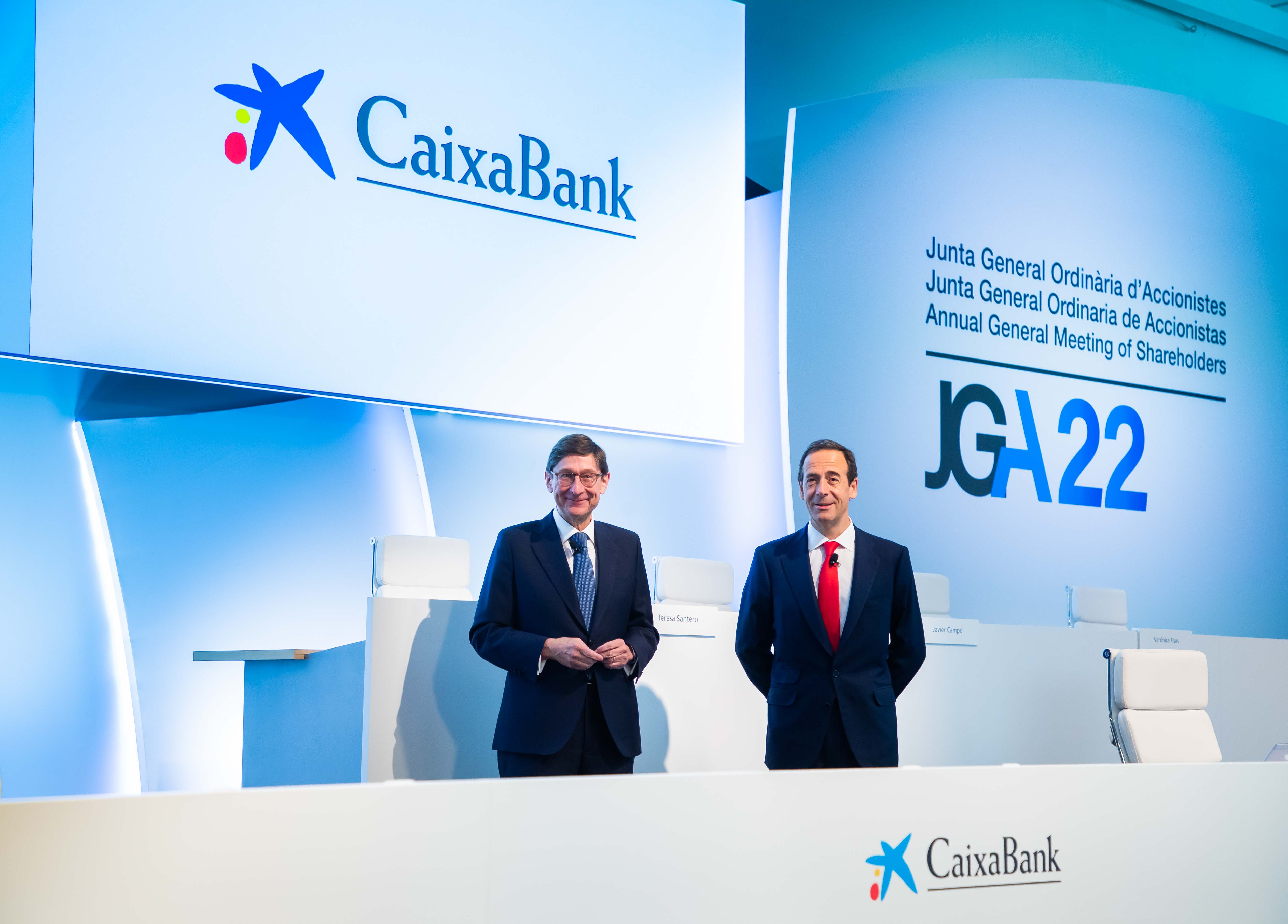 The chairman of CaixaBank, José Ignacio Goirigolzarri, and the CEO, Gonzalo Gortázar, at the Ordinary General Shareholders' Meeting