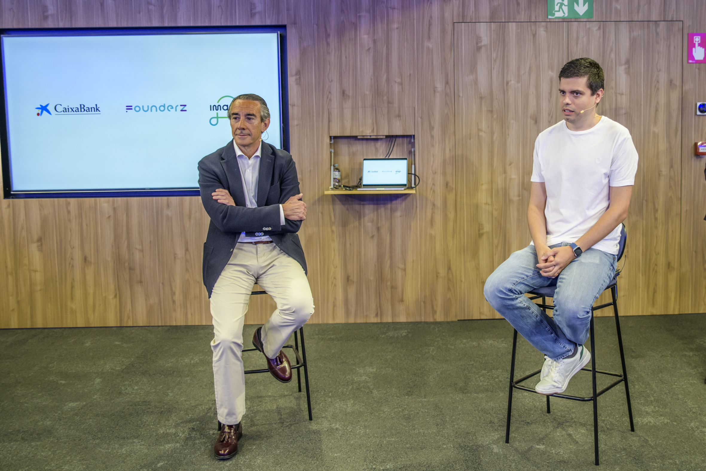 Juan Alcaraz, director general de Negoci de CaixaBank; i Pau Garcia-Milà, cofundador i CEO de Founderz