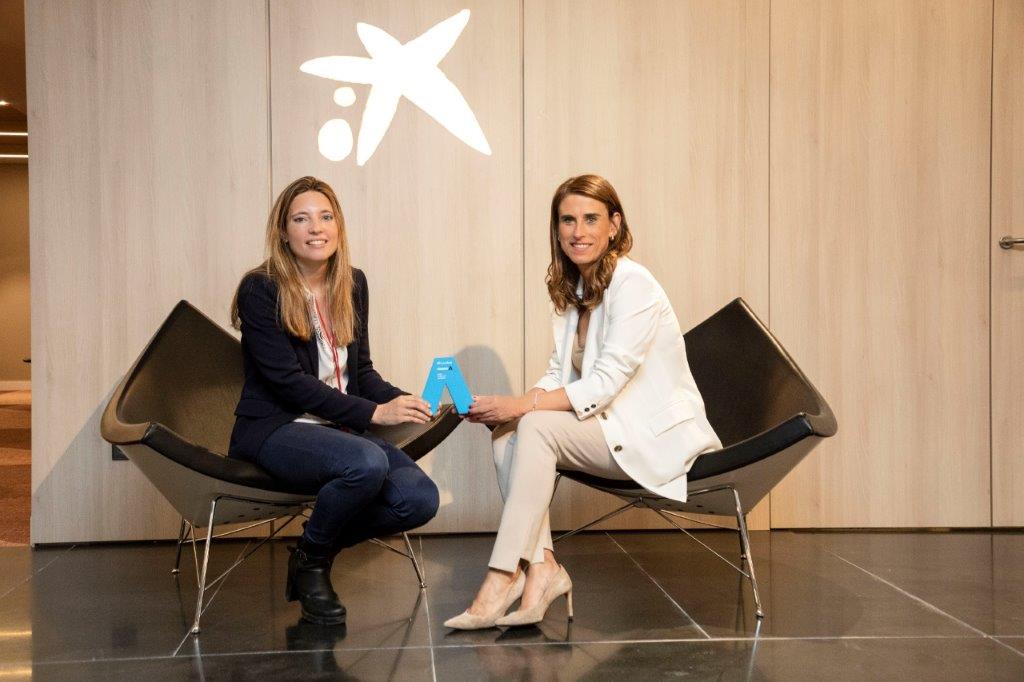 La navarra Elena Moreno Senosiain gana el ‘Premio A Mujer Profesional Autónoma’ de CaixaBank en la DT Ebro.