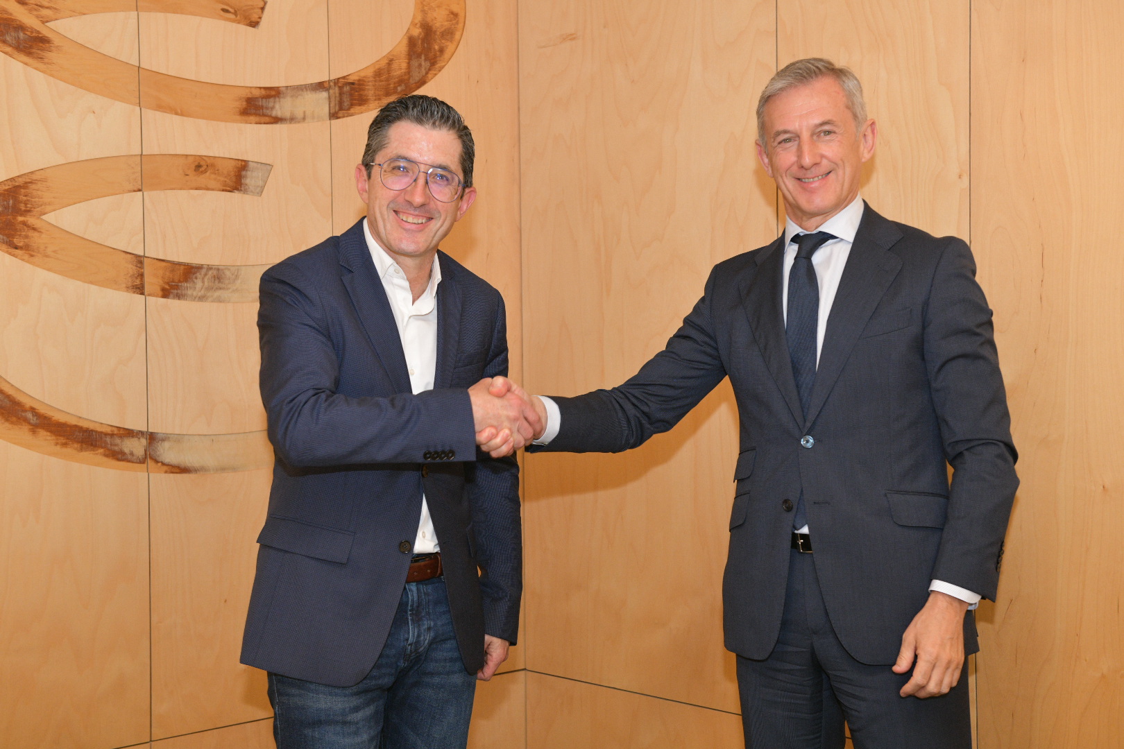 Joxe Mari Aizega, director of the Basque Culinary Center; and Juan Pedro Badiola, head of North Territorial Direction at CaixaBank.