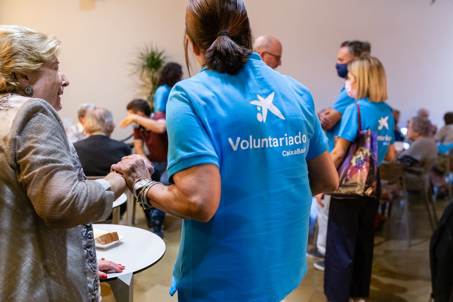 Voluntariat CaixaBank impulsa més de 1.500 activitats d'acompanyament a 11.000 persones grans a tot Espanya.