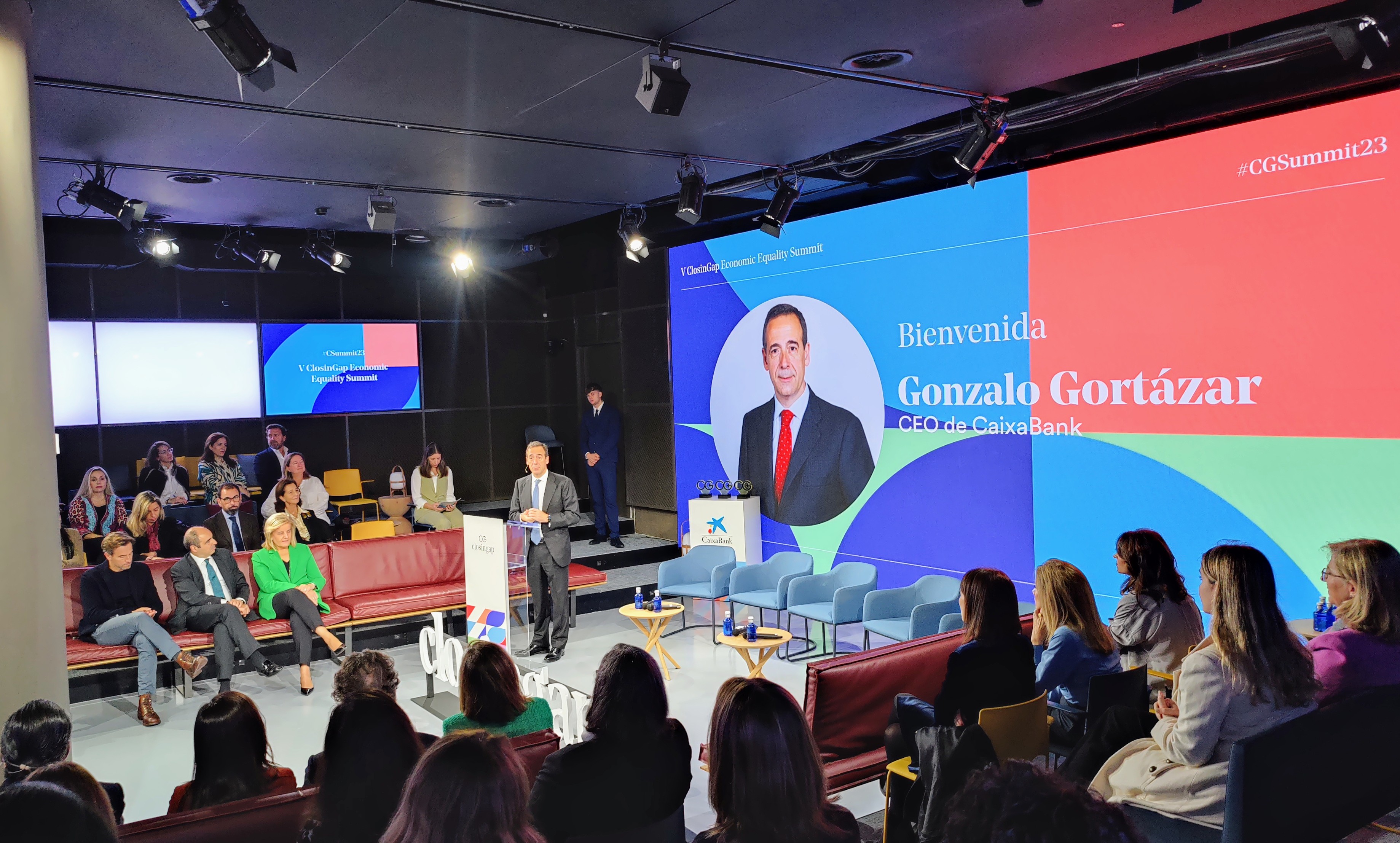 Gonzalo Gortázar, conseller delegat de CaixaBank, en el V Economic Equality Summit de l'Associació ClosinGap.