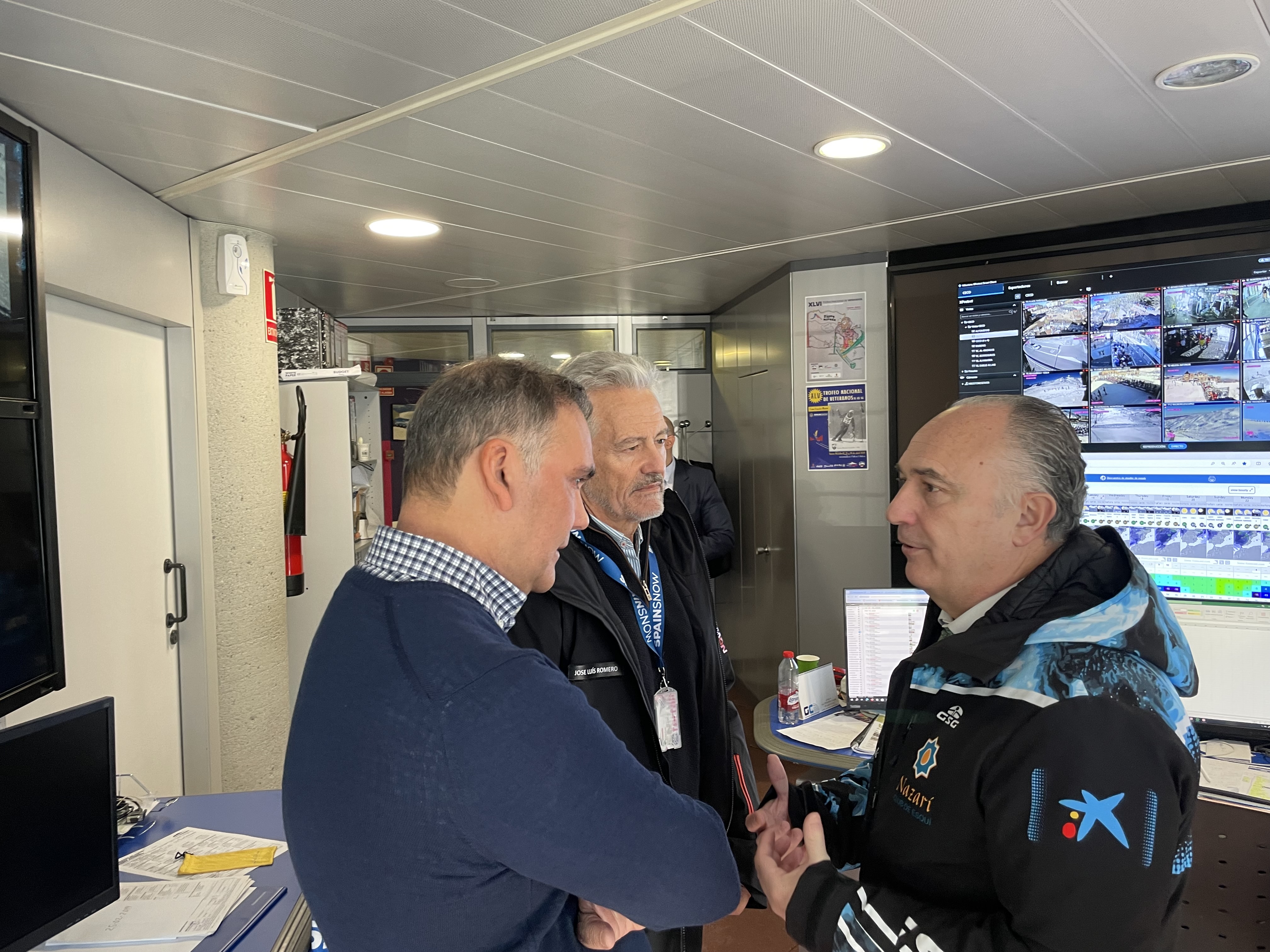 Visita de Juan Ignacio Zafra a las instalaciones de Cetursa en Sierra Nevada