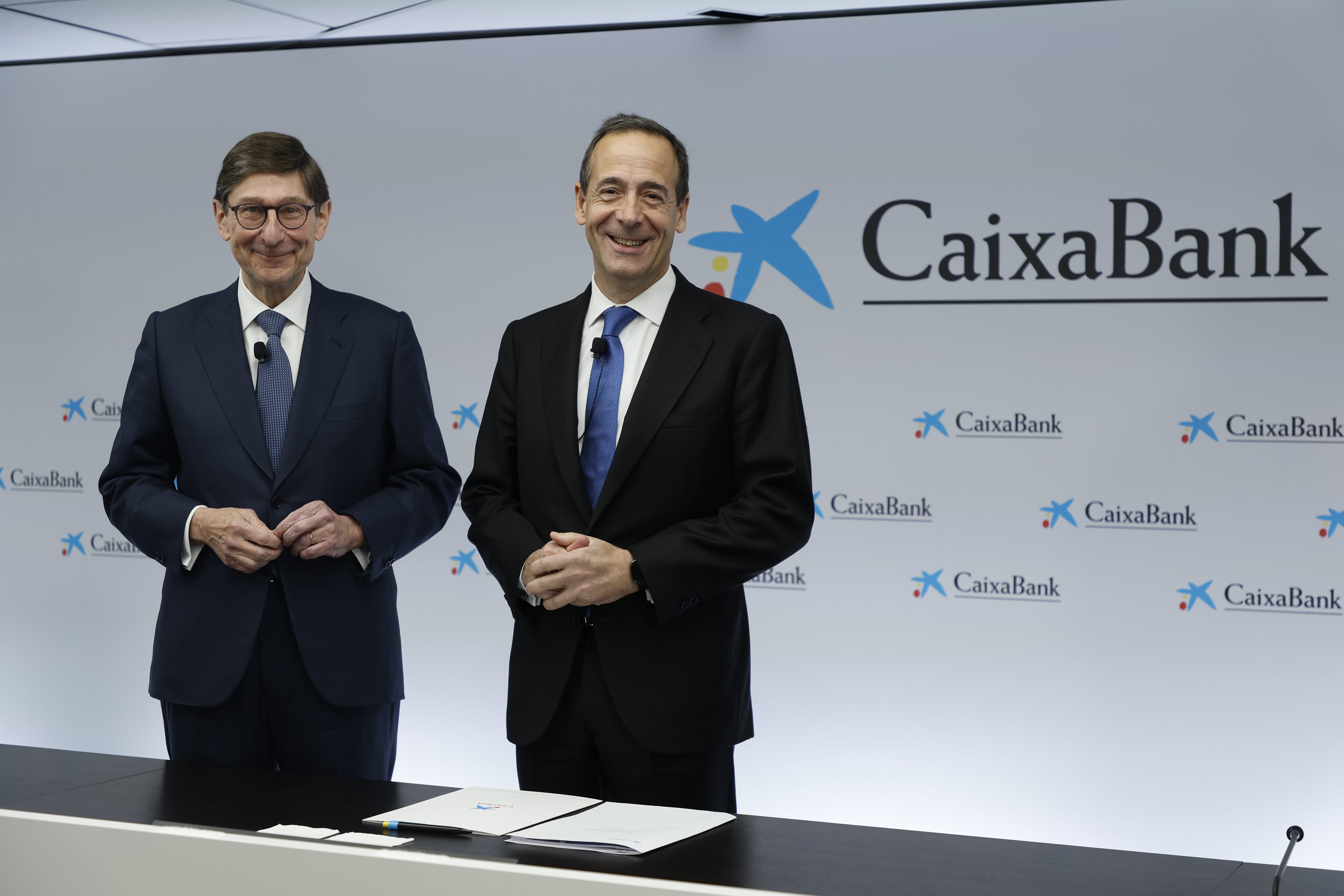 El presidente de CaixaBank, José Ignacio Goirigolzarri, y el consejero delegado de CaixaBank, Gonzalo Gortázar.