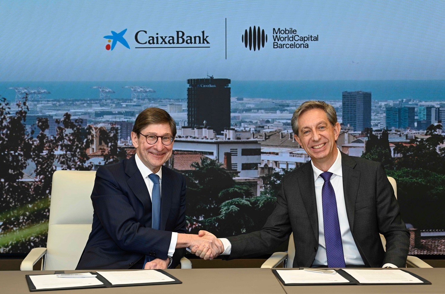 José Ignacio Goirigolzarri, presidente de CaixaBank, y Francesc Fajula, CEO de Mobile World Capital Barcelona.