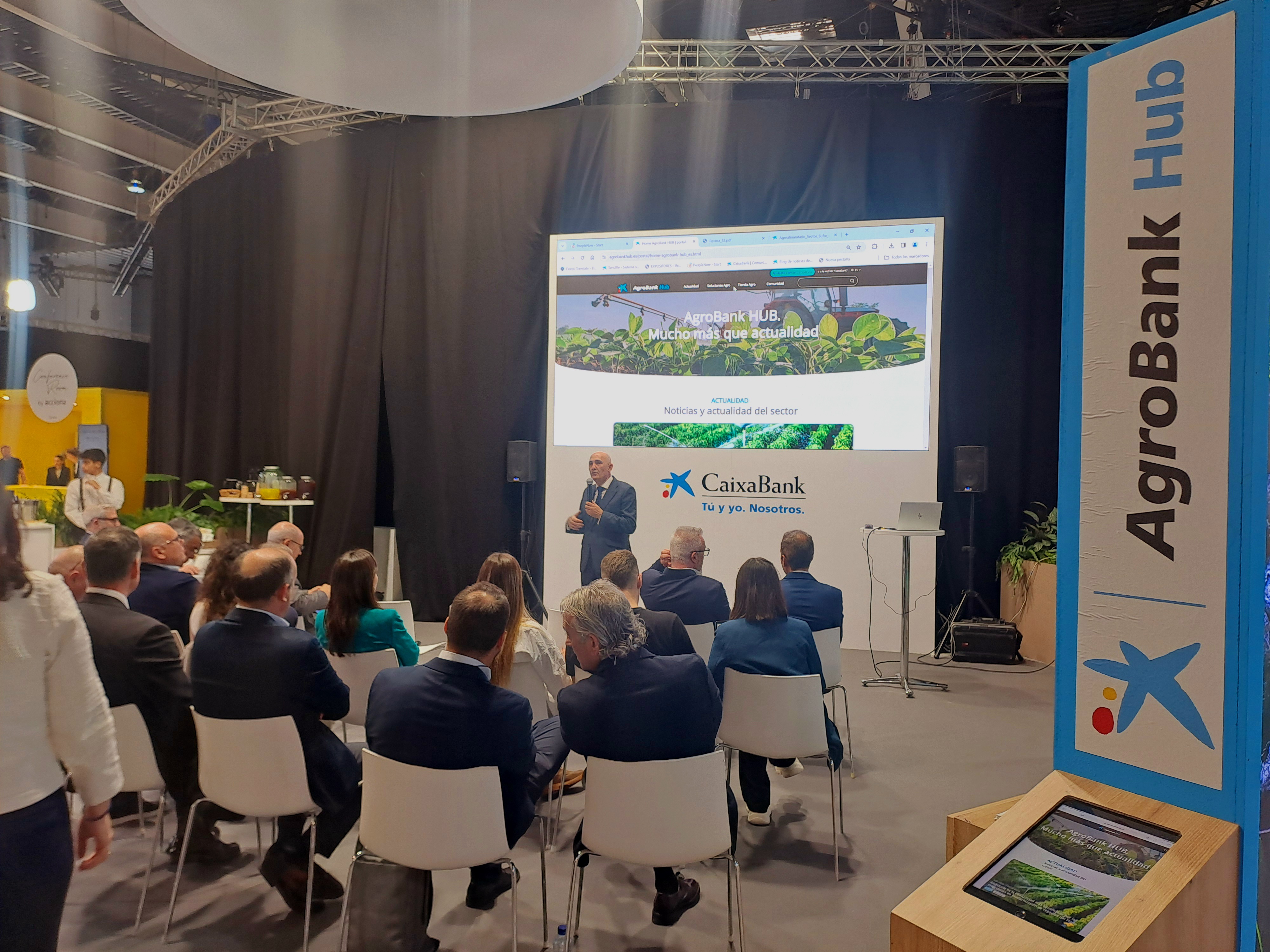 AgroBank’s Director, Jaime Campos, presents the AgroBank Hub at the Alimentaria Fair.