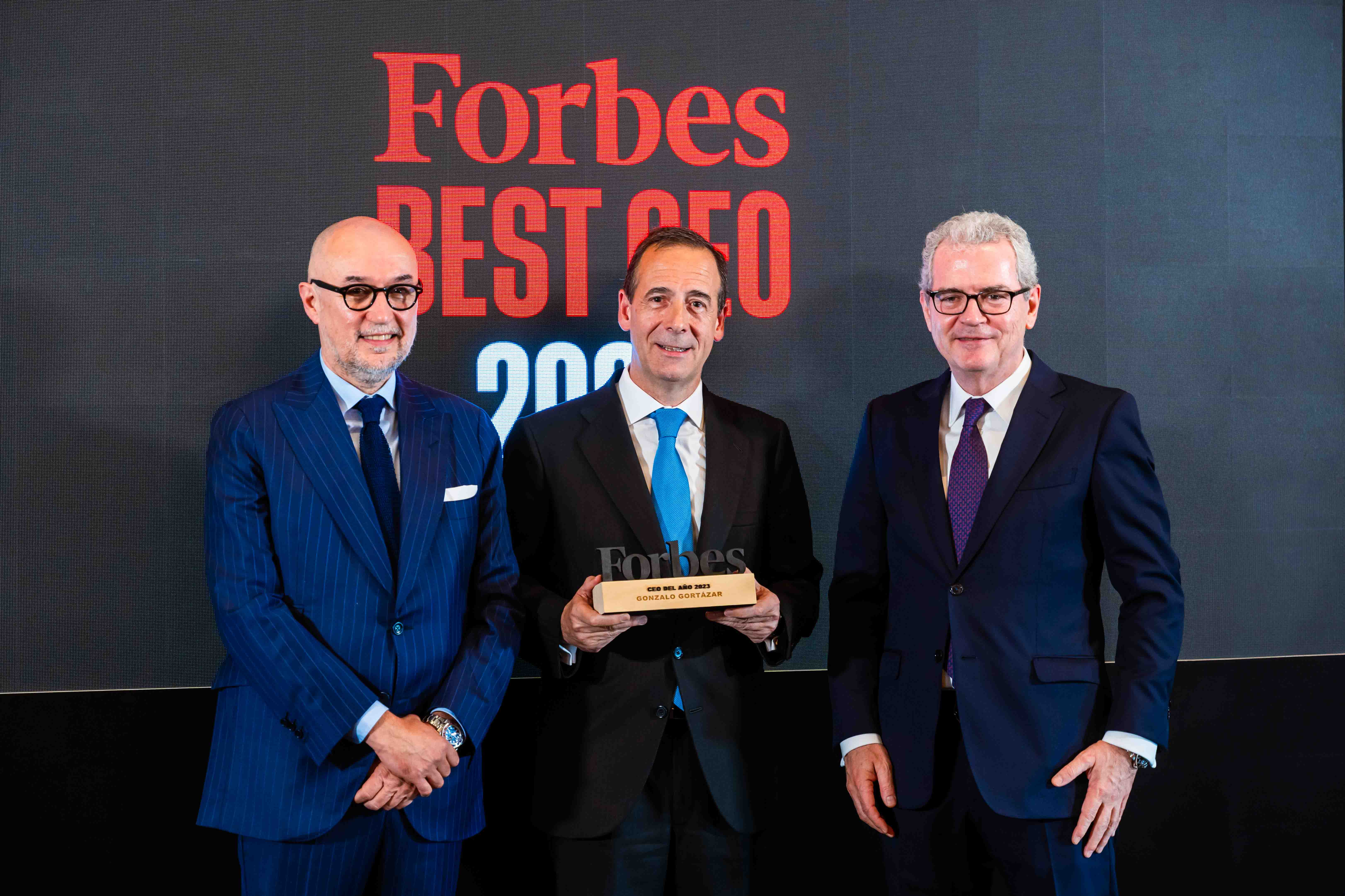 Andrés Rodríguez, Chairman and Editor of Forbes Spain; Gonzalo Gortazar, CEO of CaixaBank; and Pablo Isla, Global Senior Advisor of Cinven.