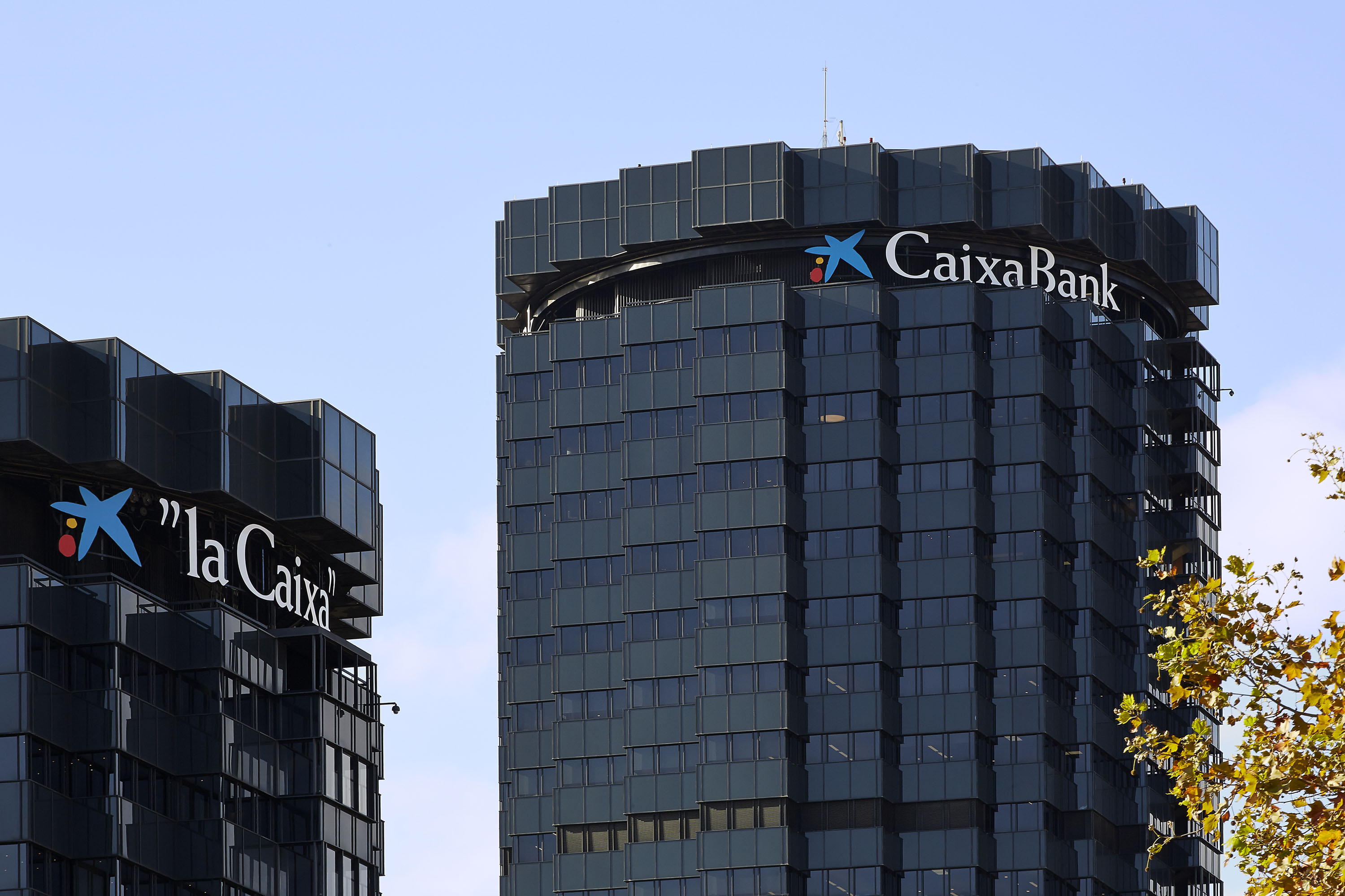 Edificio corporativo de CaixaBank en Barcelona.