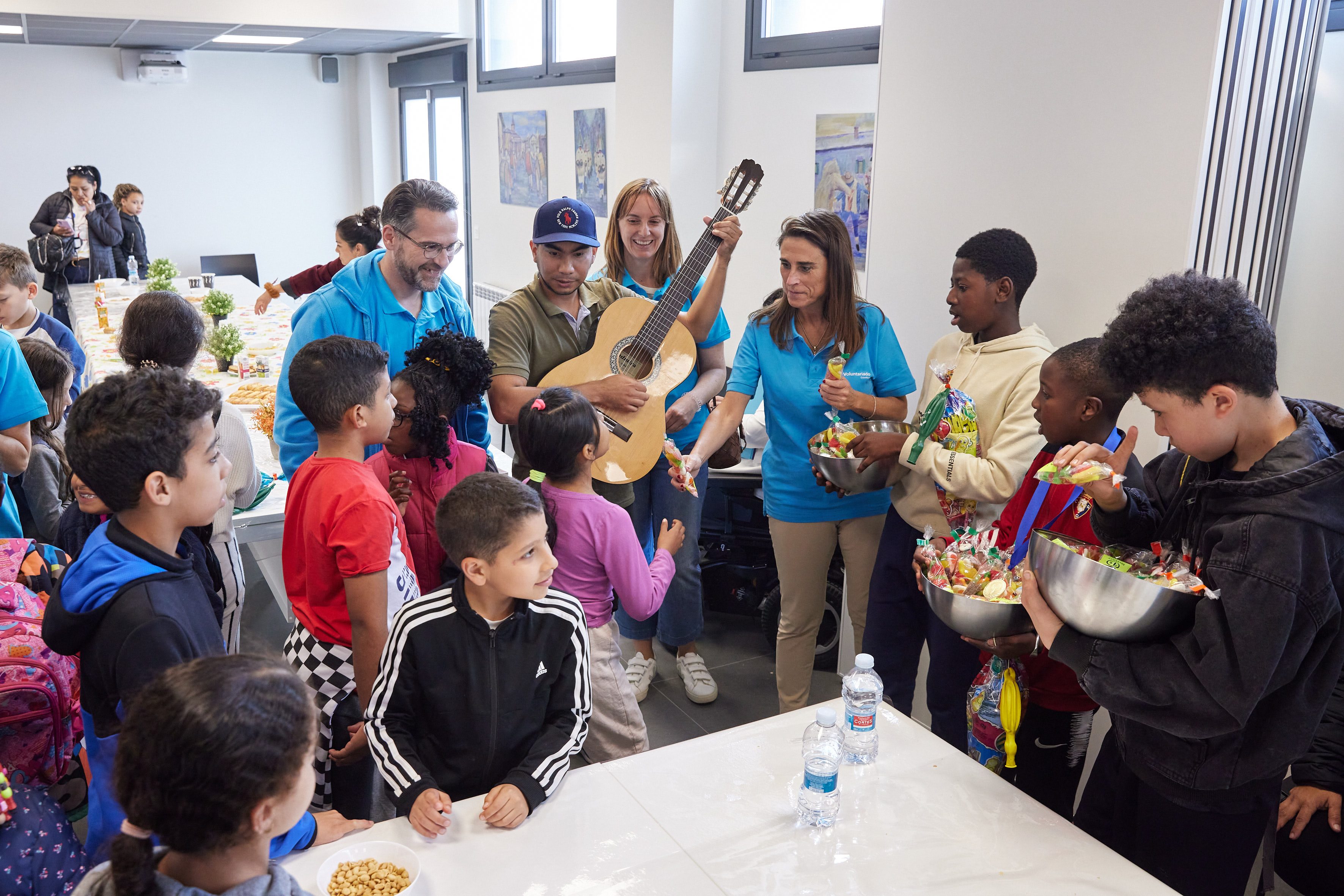 Tarde de música y juegos con los niños y niñas atendidos por Fundación Core