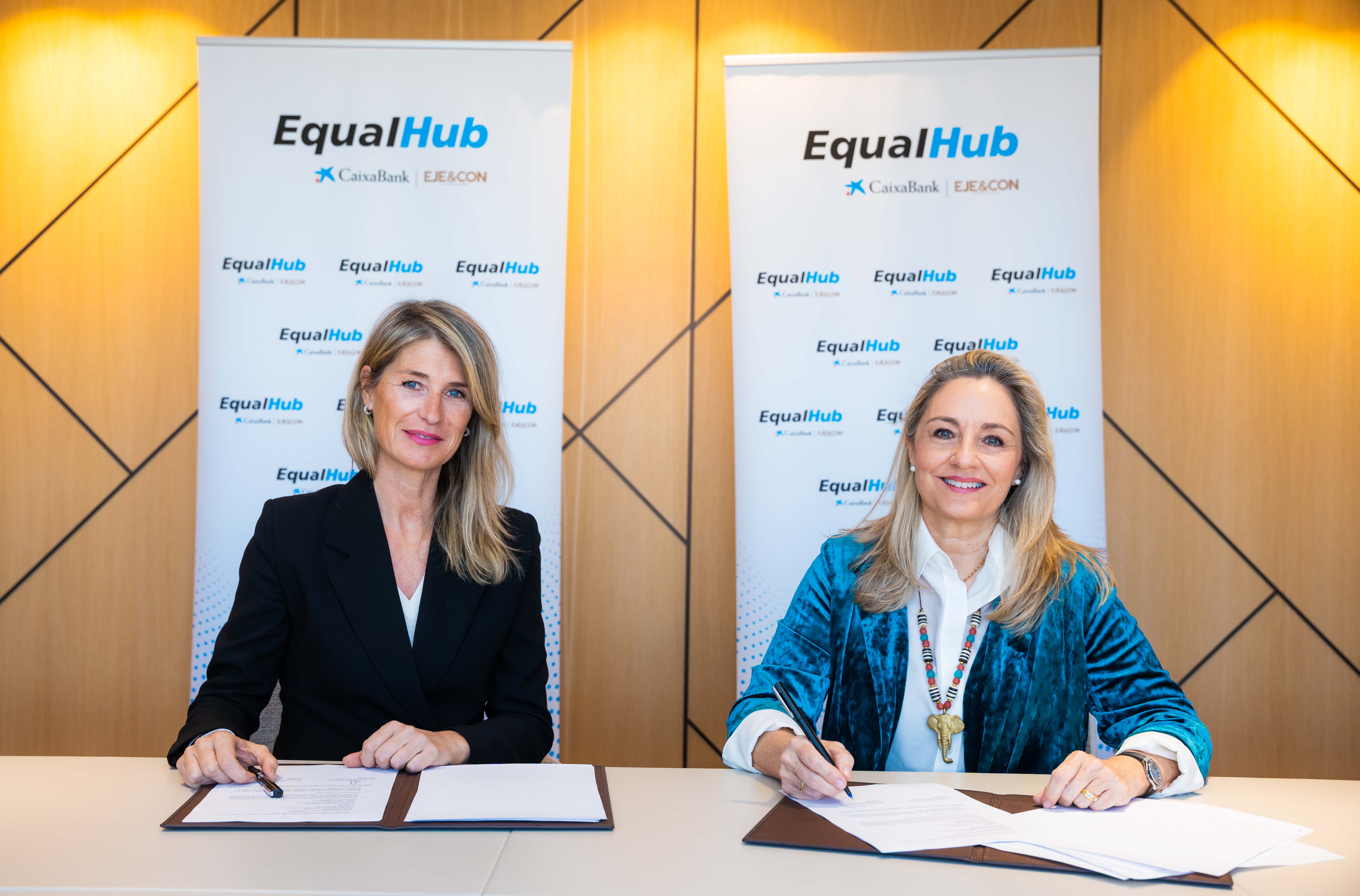 De izquierda a derecha: Ana Quirós, directora de Cultura y Selección de CaixaBank, y Cristina Sancho Ferrán, presidenta de EJE&CON.