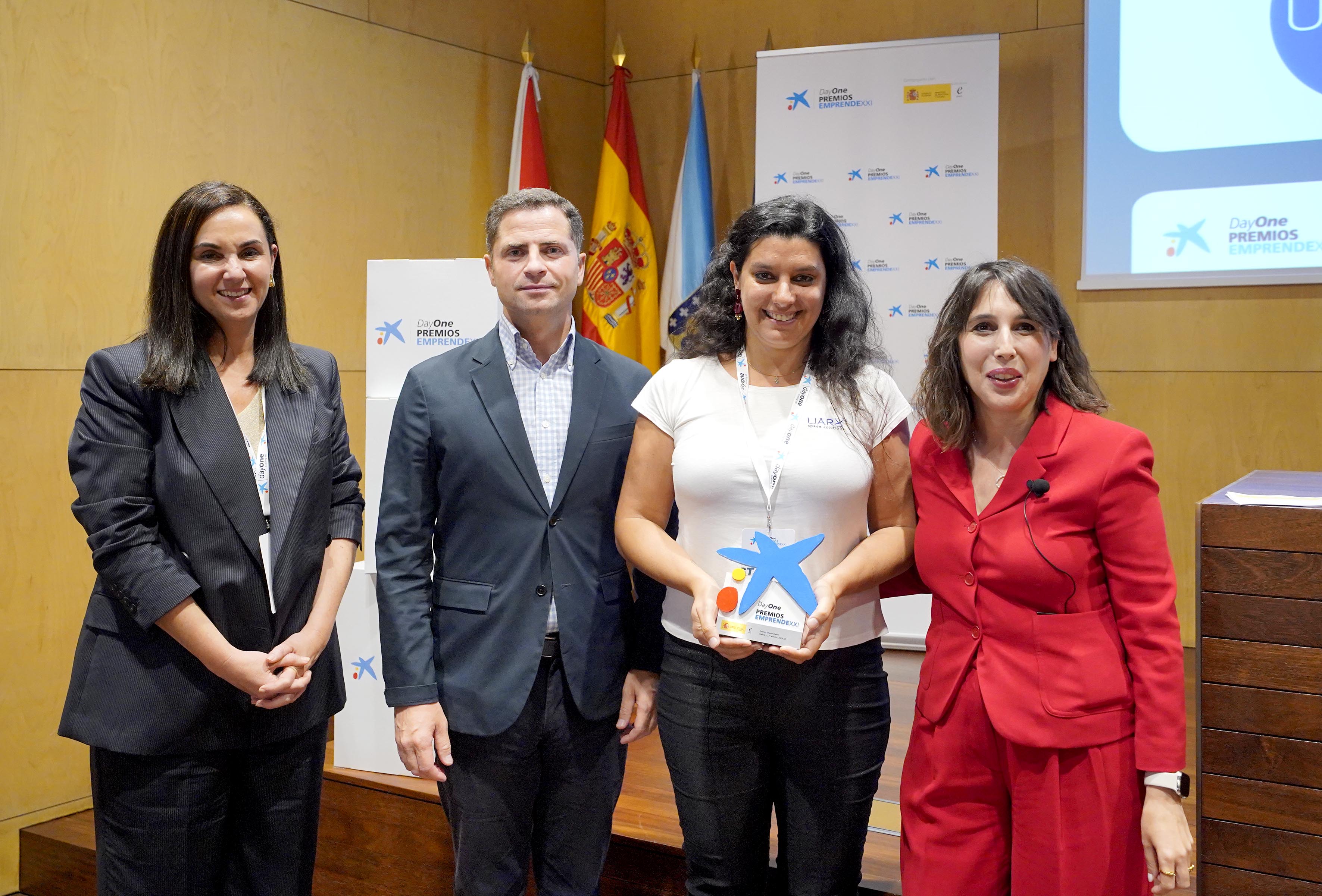 (De izda. a dcha.): la directora de Red Galicia de CaixaBank, Marta Albela; el consejero delegado de ENISA, Borja Cabezón; la CEO de UARX Space, Yanina Hallak, y la conselleira de Economía, Chus Lorenzana.