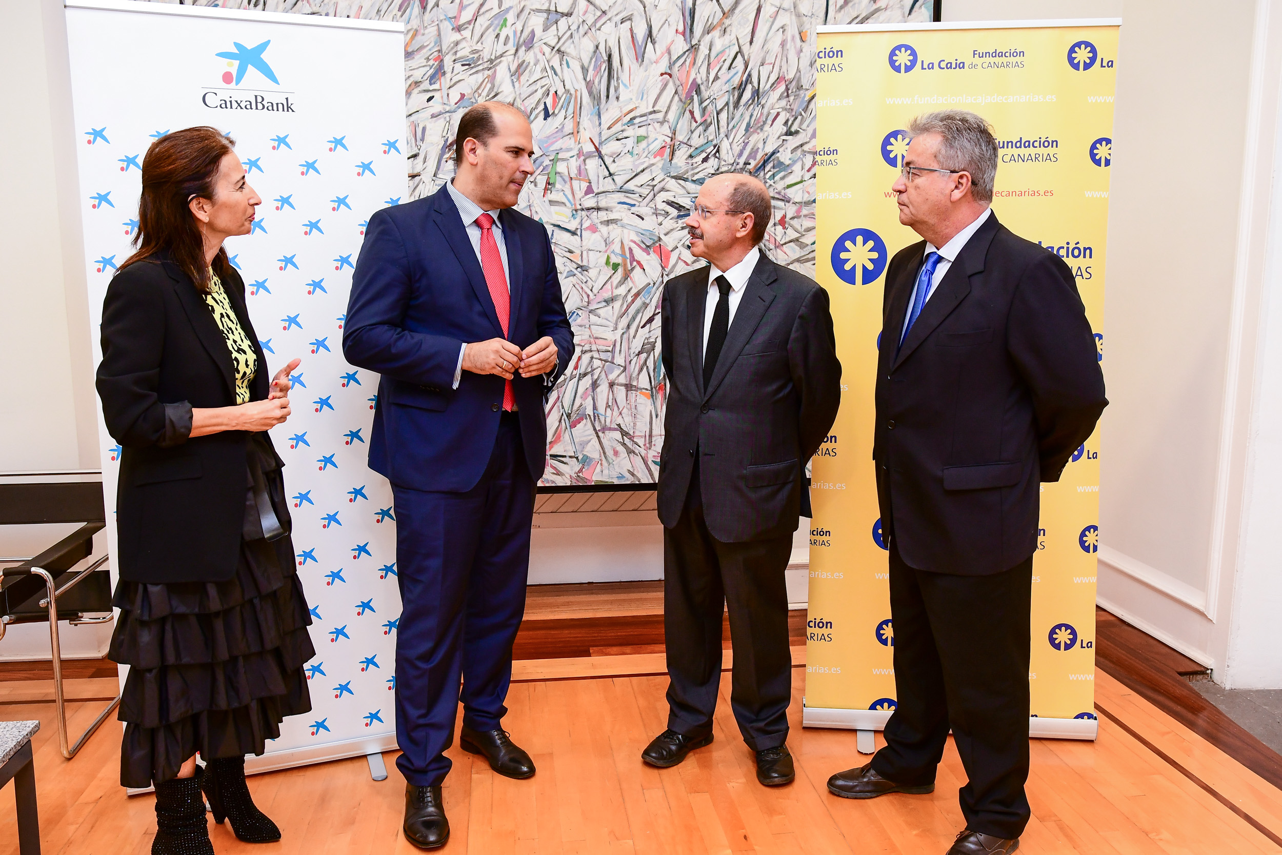 De izquierda a derecha: Olga del Pino, responsable de Acción Social de CaixaBank en Canarias; Manuel Afonso, director territorial de CaixaBank; Manuel Sánchez, presidente de la Fundación La Caja de Canarias; y Fernando Fernández, director general de dicha fundación.
