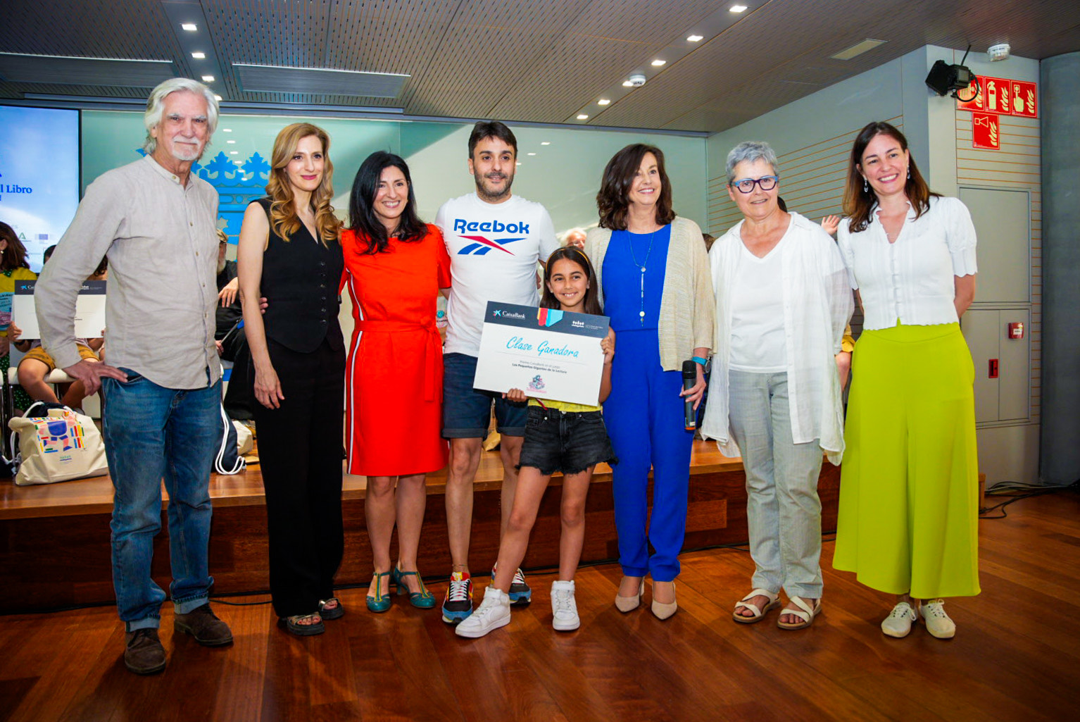 Foto de familia de Paula Martín Rivera, ganadora de Pequeños Gigantes de la Lectura.