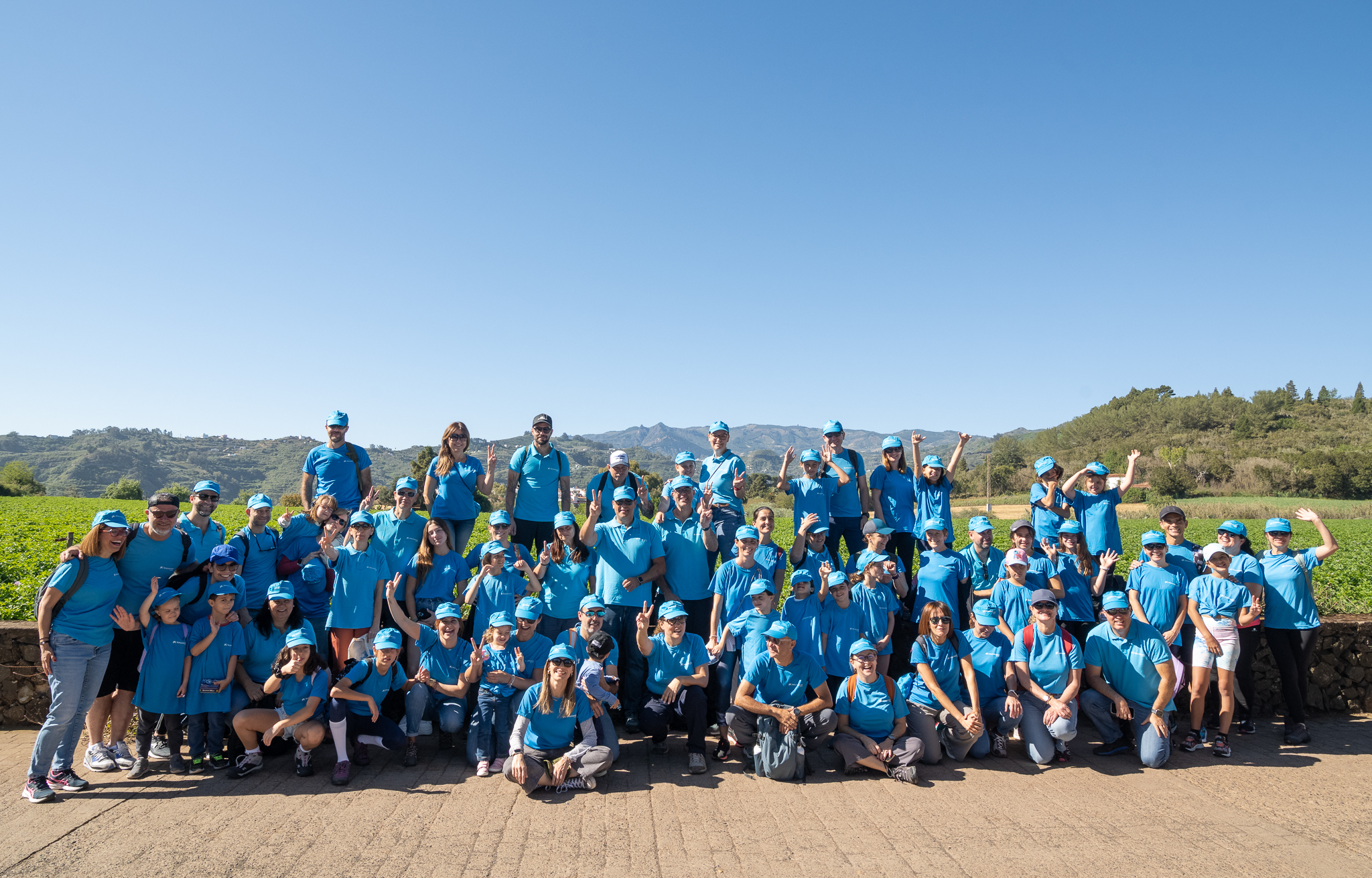 Voluntariado de CaixaBank en Canarias durante la actividad realizada con Foresta.