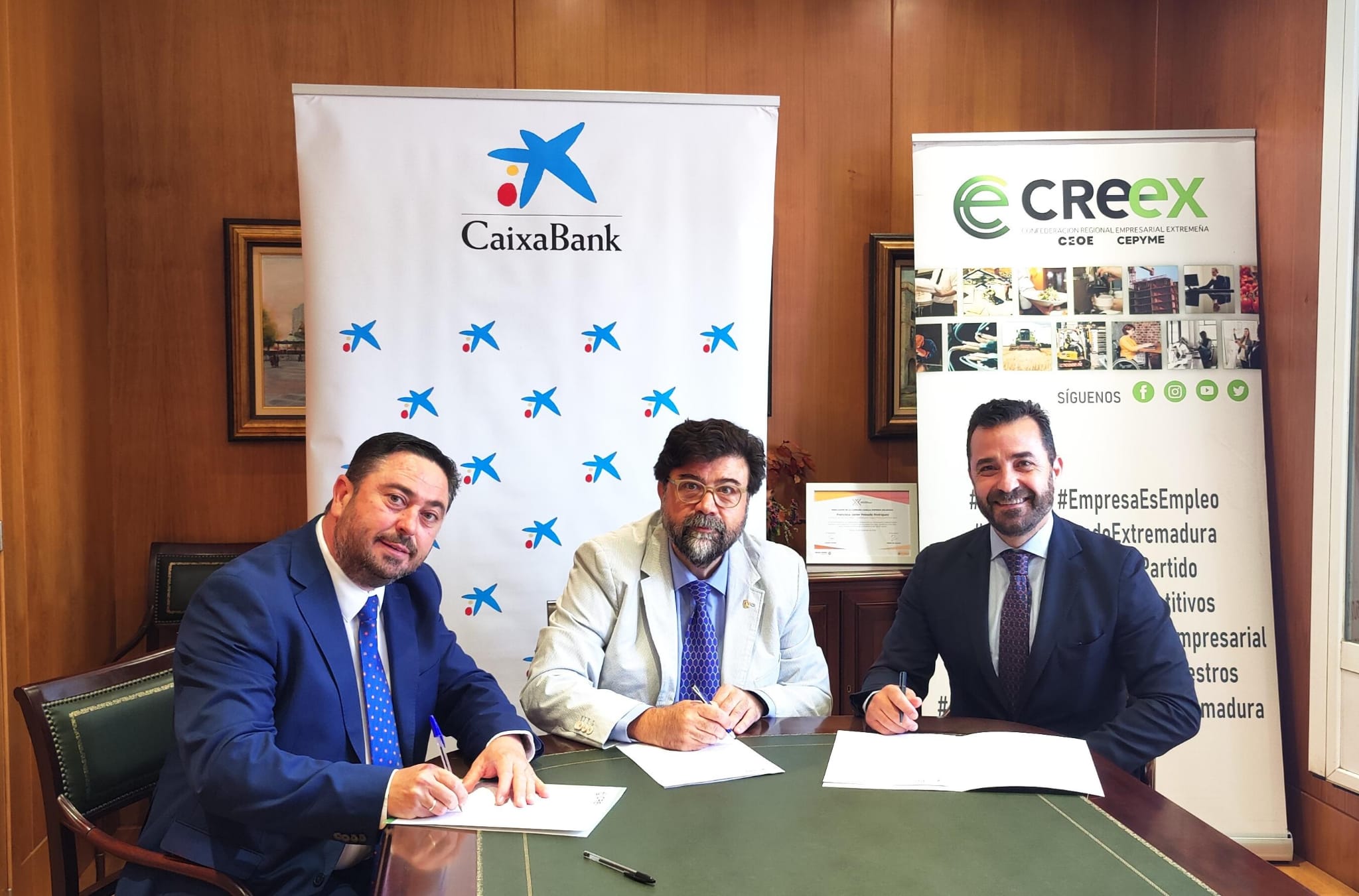 1 Firma Convenio CaixaBank CREEX