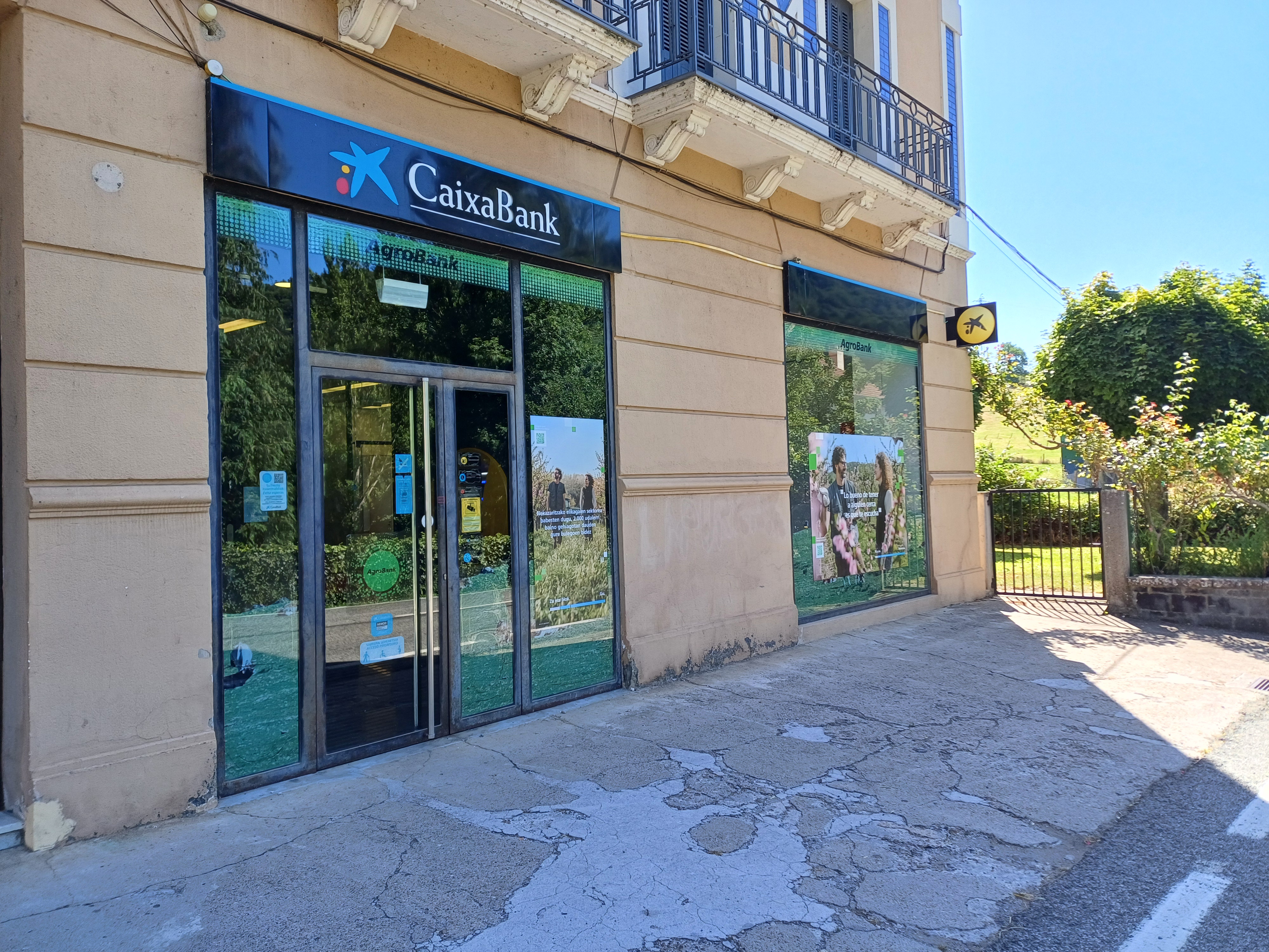 Oficina de AgroBank de la localidad de Aribe, en el Valle de Aezkoa