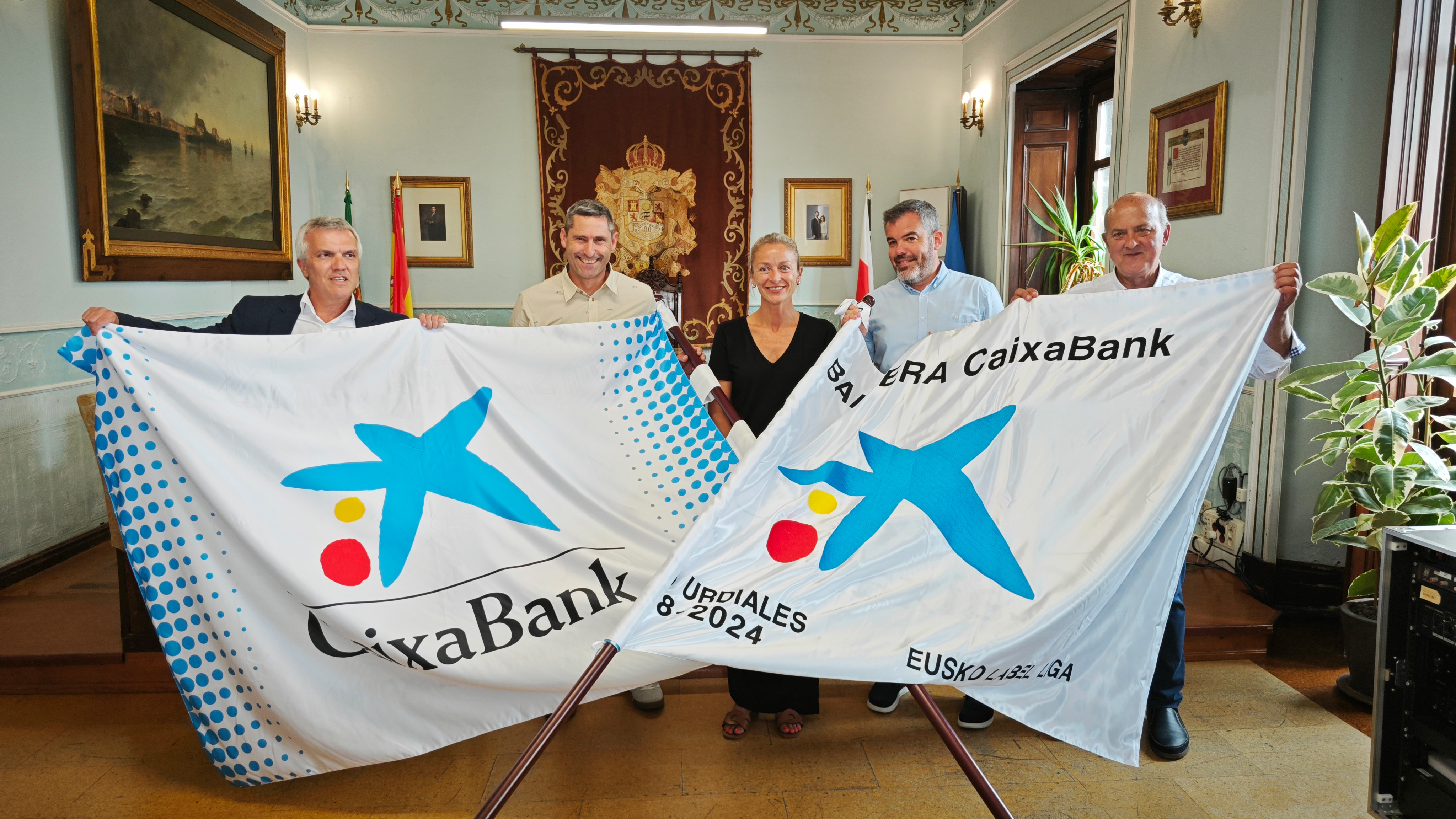 Presentación de la Bandera CaixaBank en Castro Urdiales