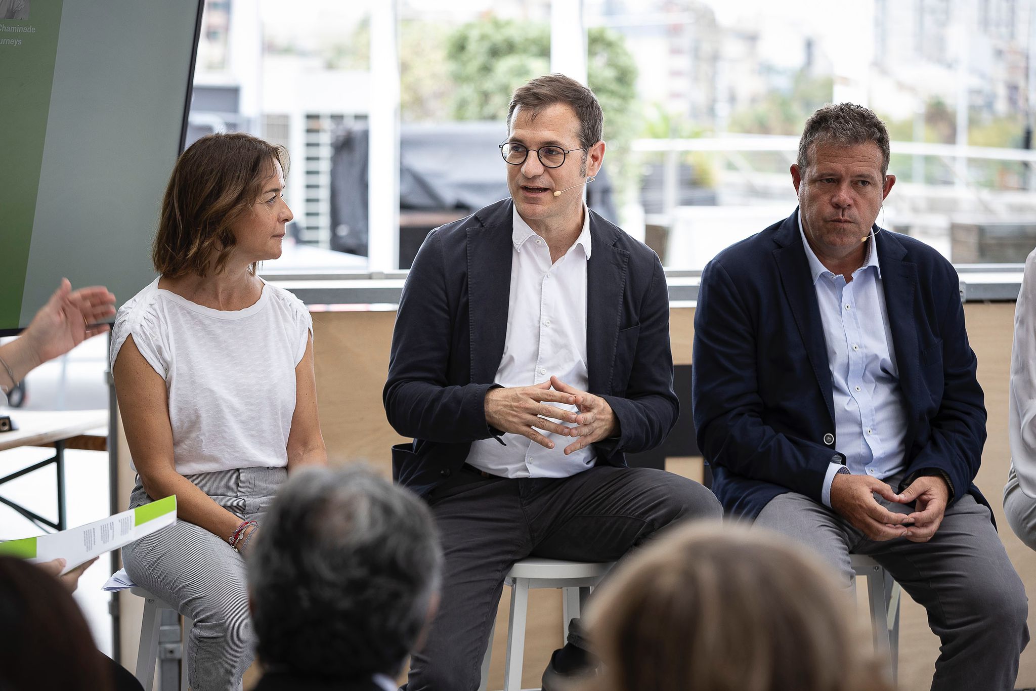 Iñigo Roy, director de Estrategia de Comunicación y Patrocinios de CaixaBank, participa en la mesa redonda organizada por DIRCOM.