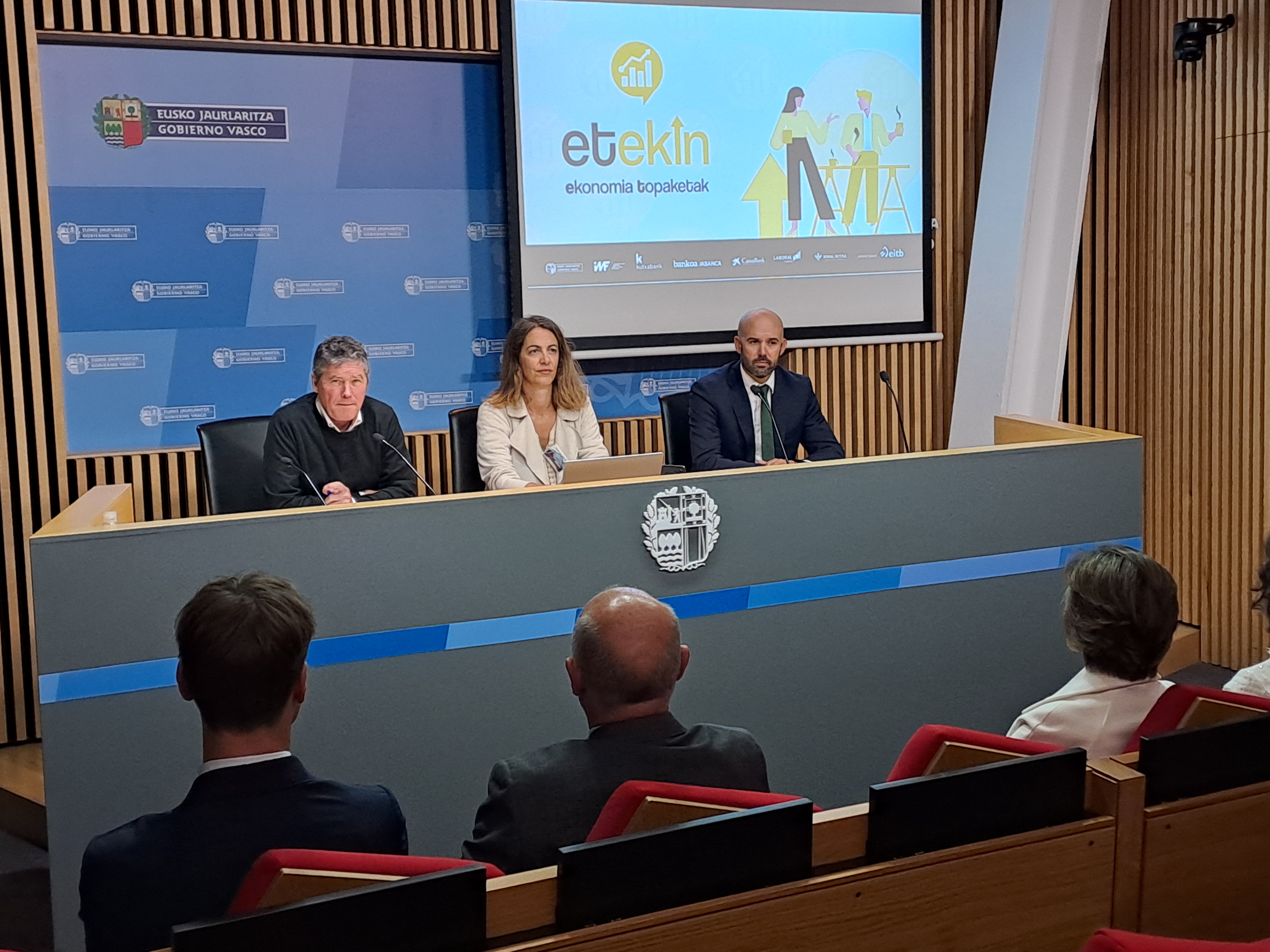 Presentación de Etekin, con Lander Rubio
