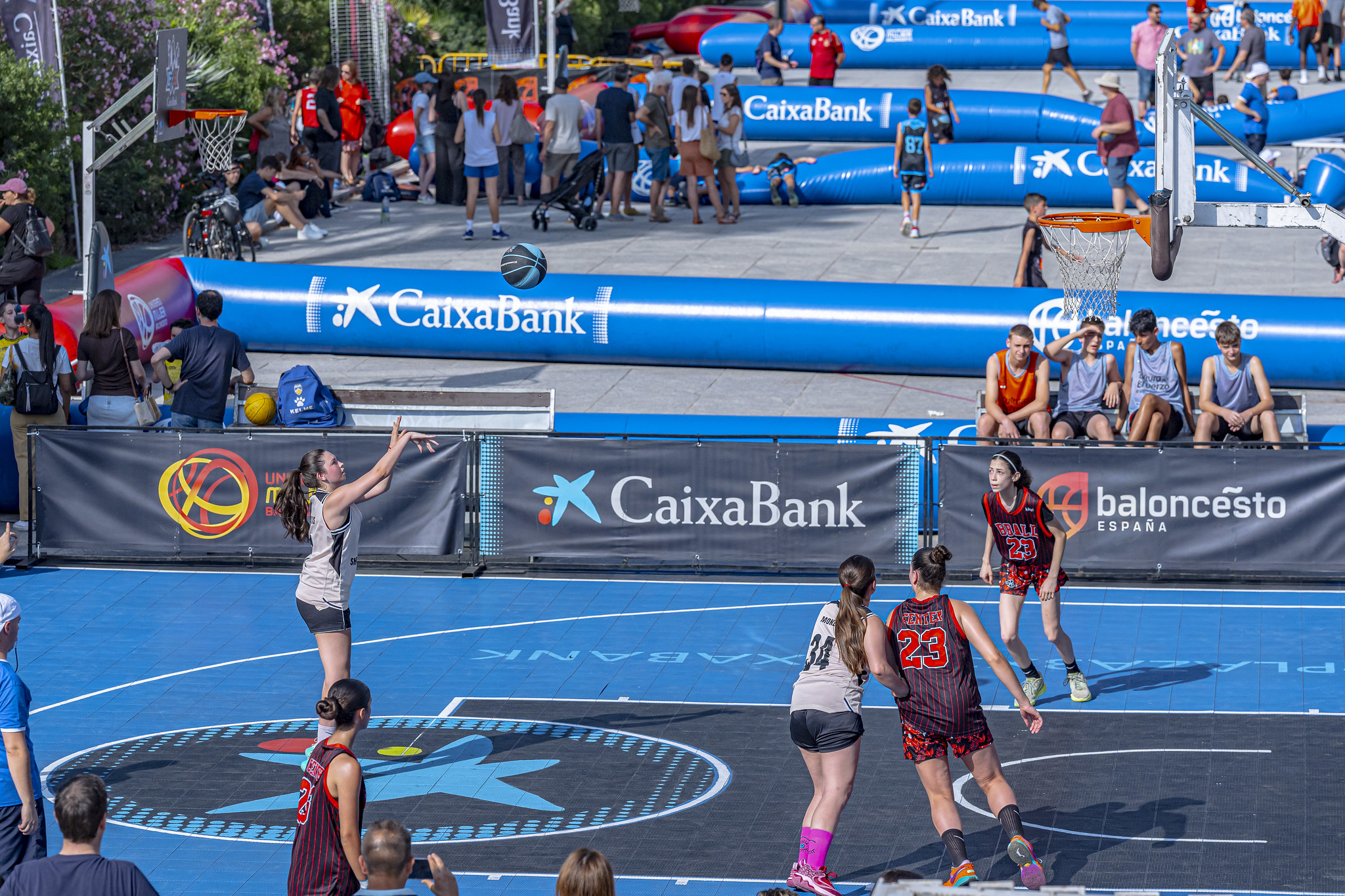 El Plaza 3x3 CaixaBank 2024 ha comptat amb una participació femenina del 37%, amb més de 2.150 noies inscrites en totes les categories.