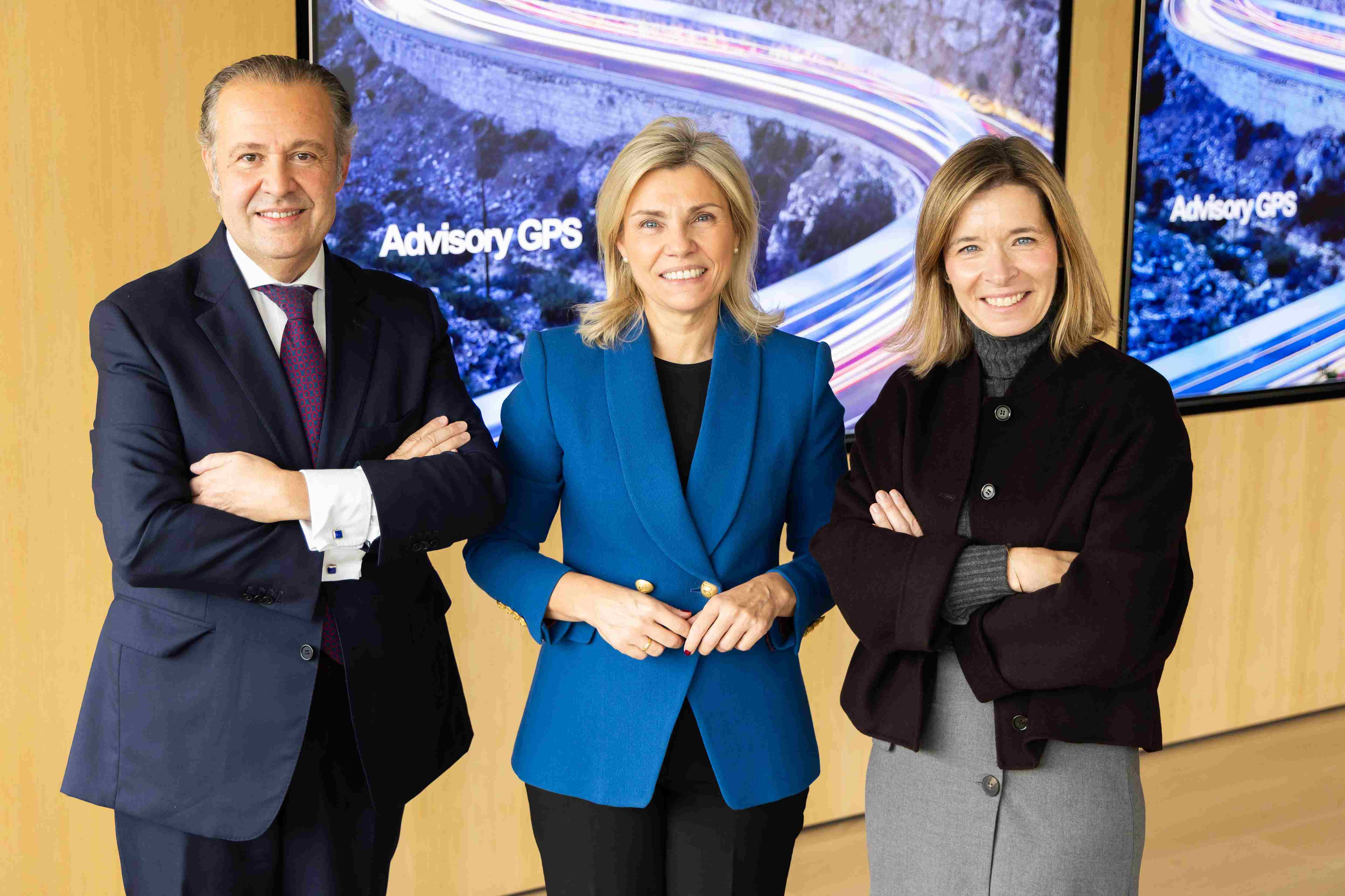From left to right, Jorge Velasco, Director of Investment Strategy at CaixaBank Private Banking; Belén Martín,  Head of CaixaBank Private Banking; and Inés Comellas, Director of Financial Planning at CaixaBank Private Banking.