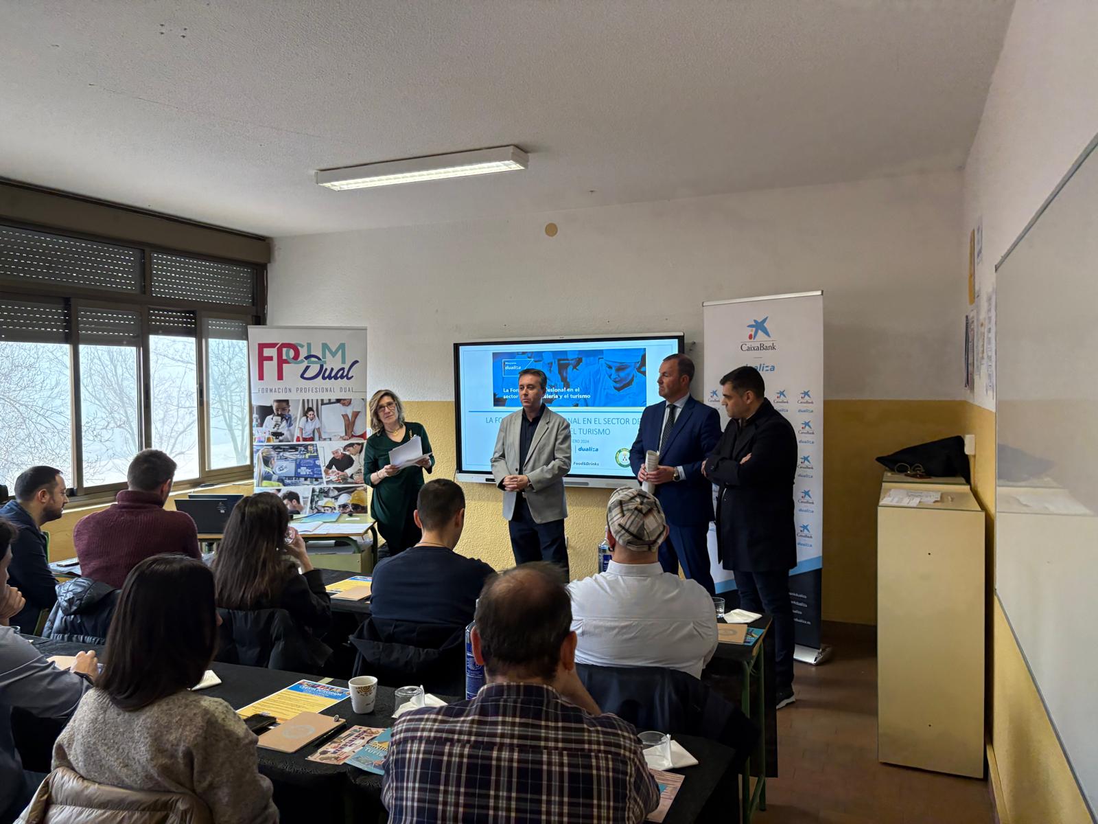 Sesión informativa CaixaBank Dualiza en Albacete