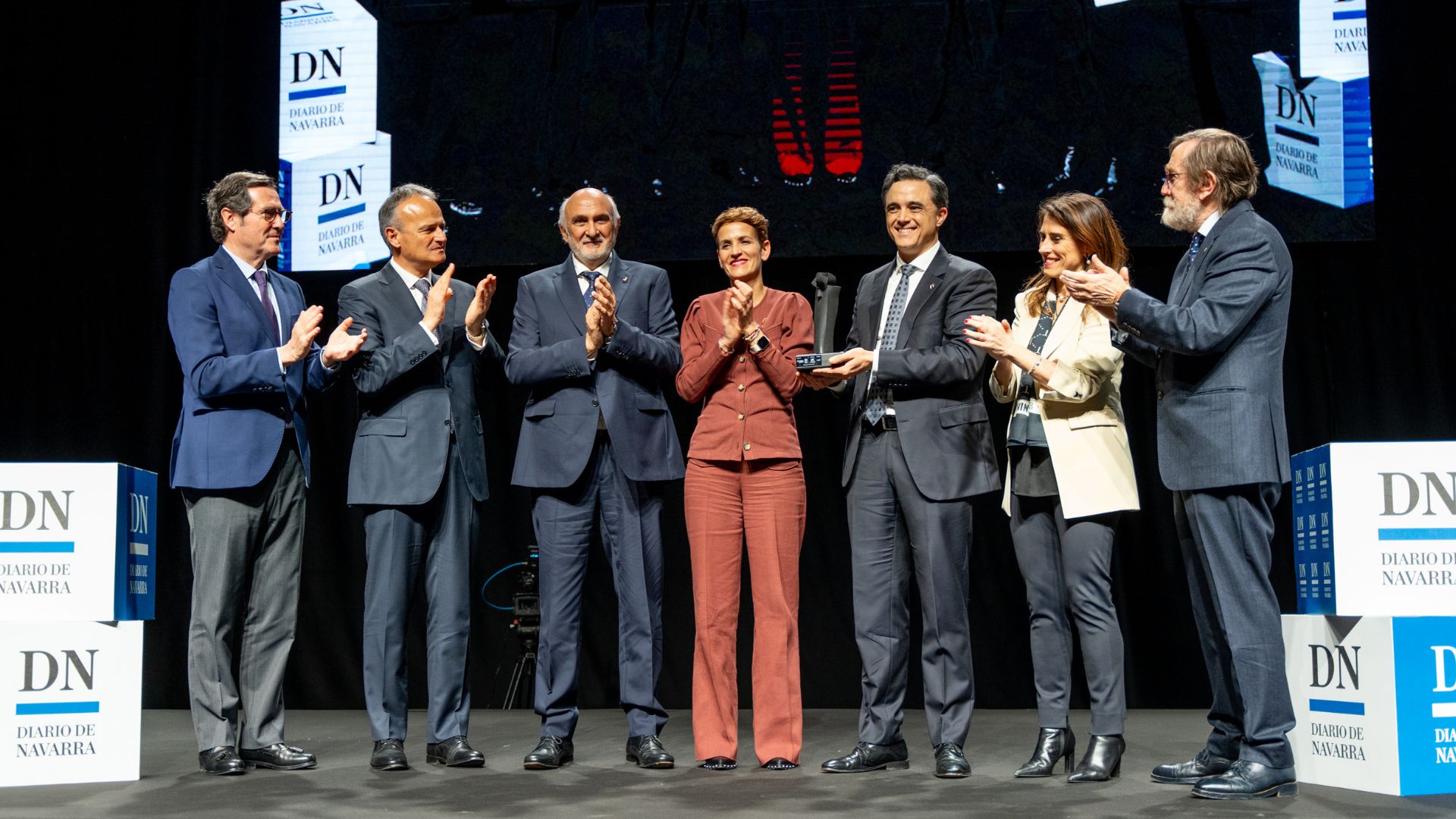 Antonio Garamendi, CEOE; Manuel Piquer, CEN; Ignacio Busto Alonso, IBConnect; María Chivite, Gobierno de Navarra; Ignacio Busto Basarte, IBConnect; Isabel Moreno, CaixaBank; Luis Colina, Grupo La Información