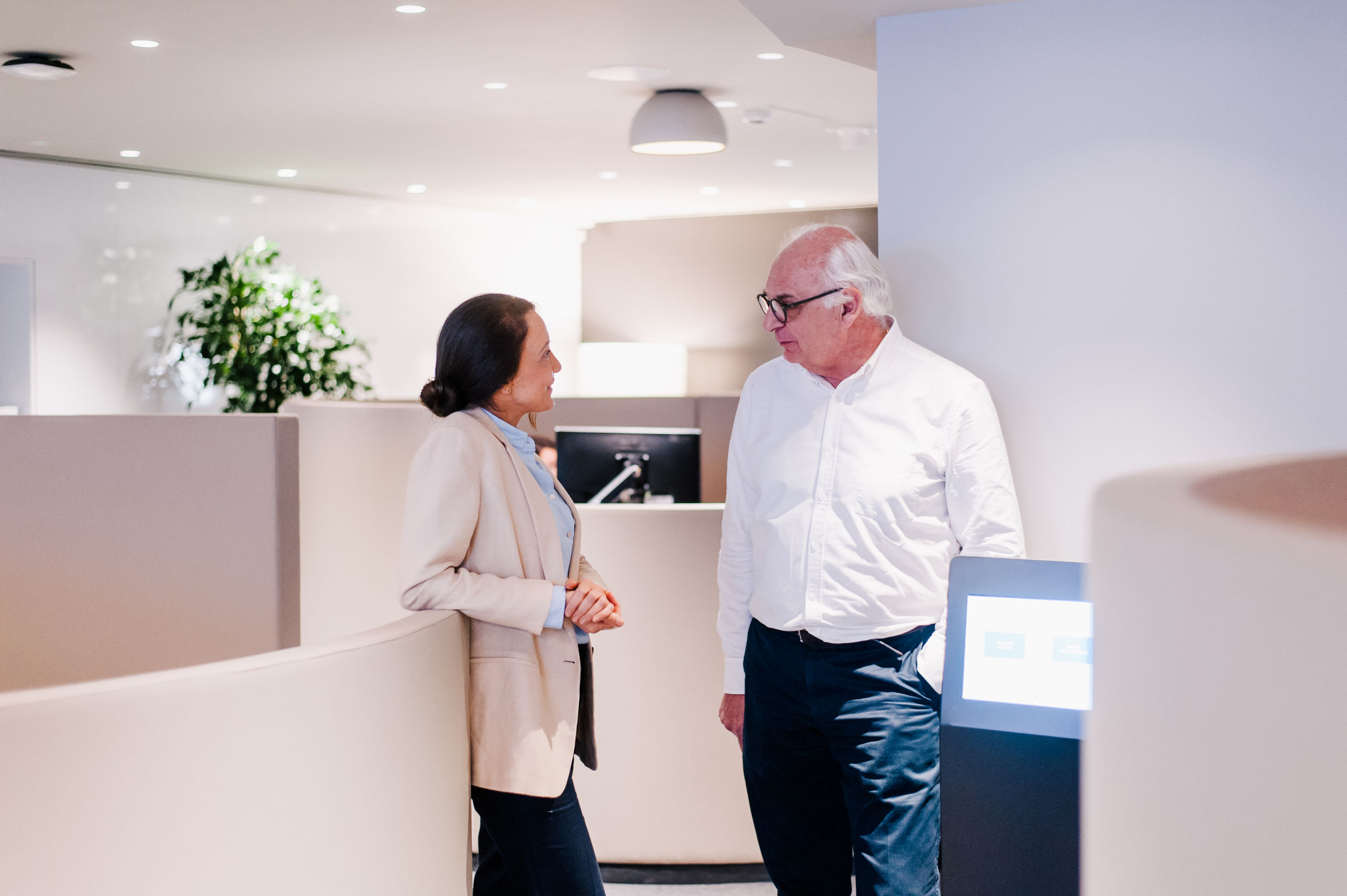 CaixaBank will start training  on the senior group, which will be deployed through different teams, according to their functions and roles and their involvement in commercial attention.