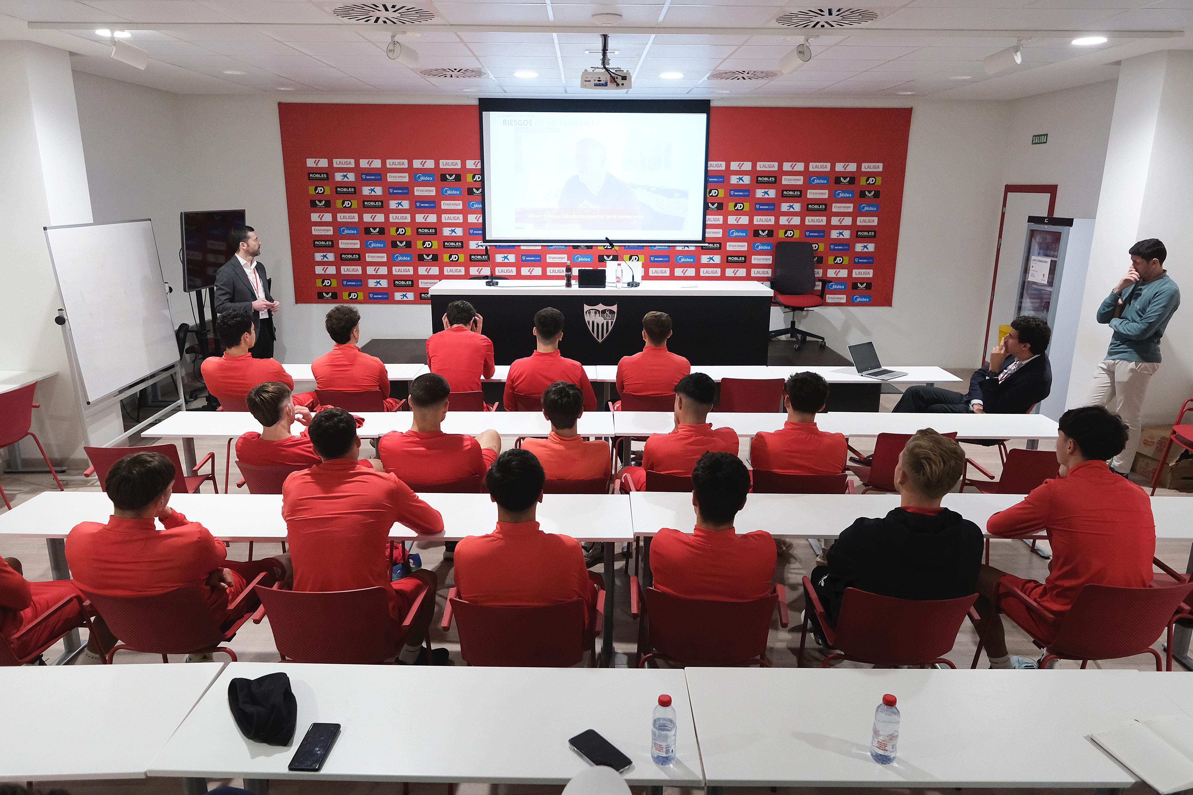 FORMACIÓN CANTERA SEVILLA FC.