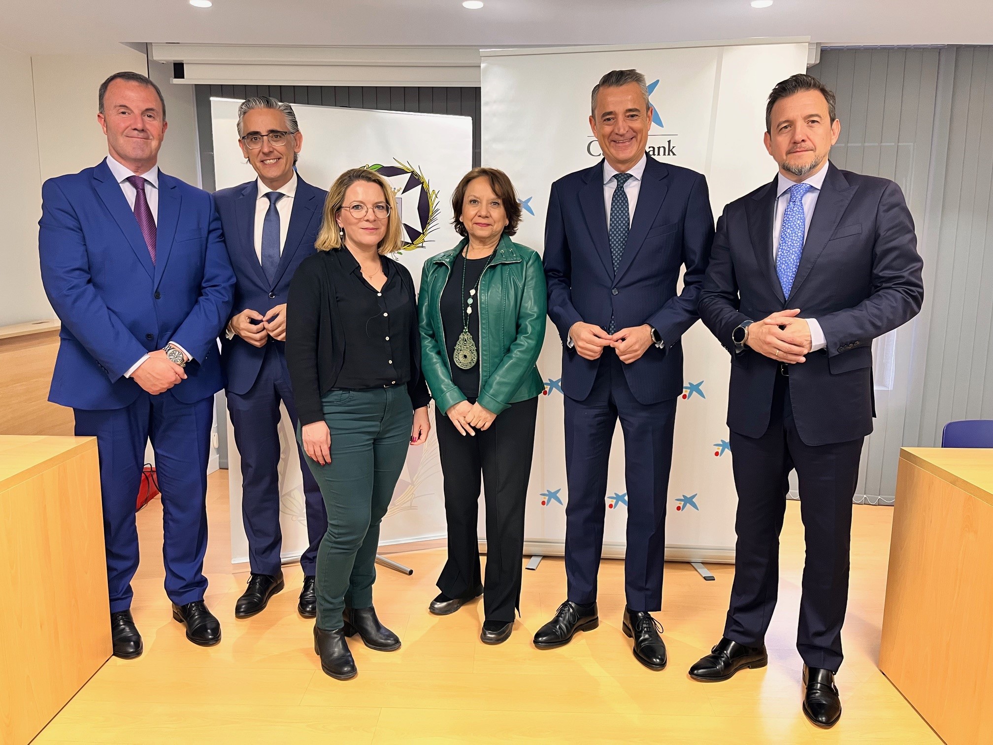 Firma del Convenio entre CaixaBank y el Colegio de Enfermería de Albacete