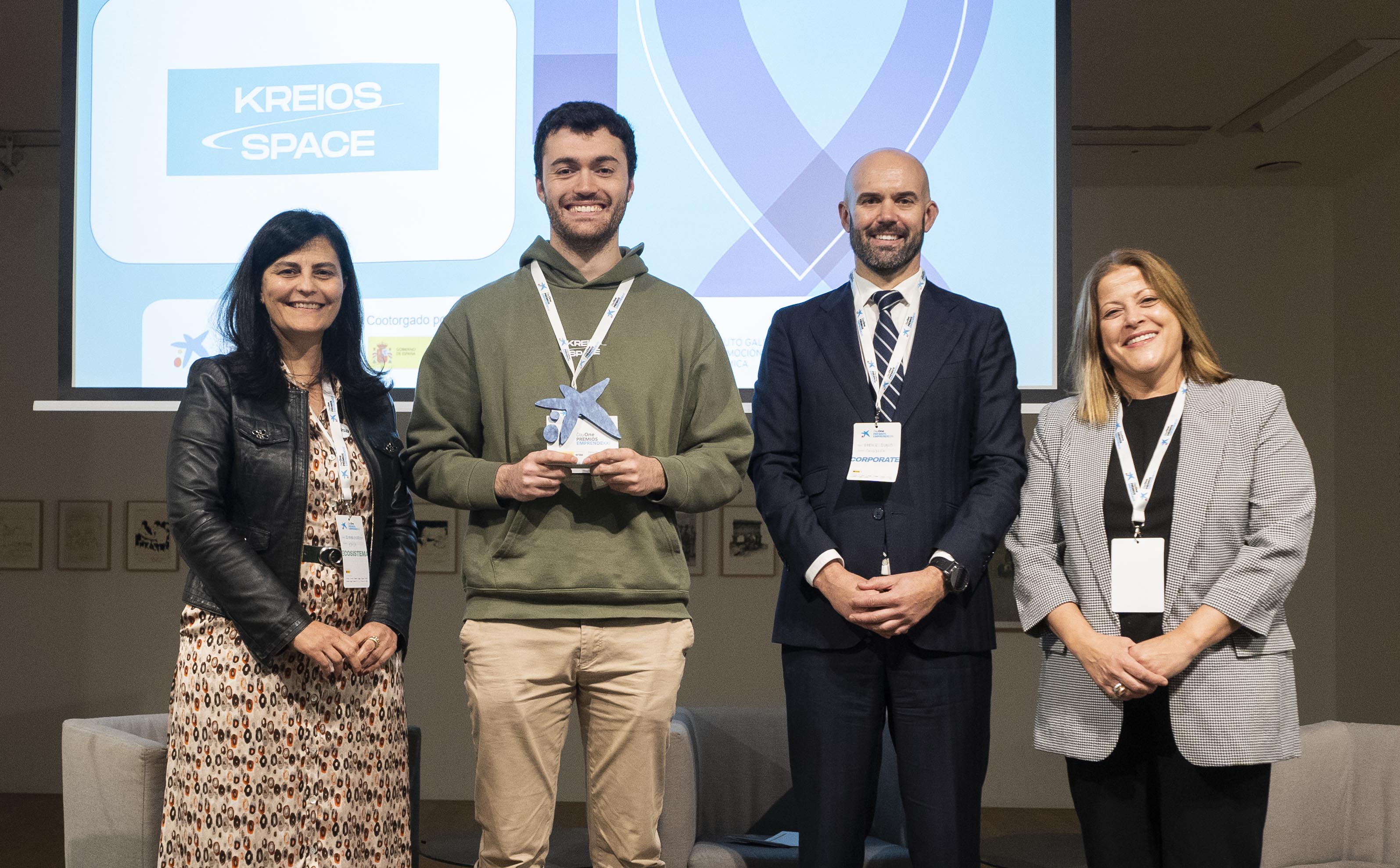 Representantes deCaixaBank, Enisa e Igape con Adrián Senar, CEO de Kreios Space