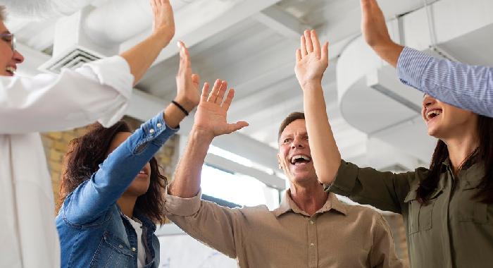 Menos riesgos, más bienestar: 10 claves imprescindibles para un entorno laboral seguro y saludable